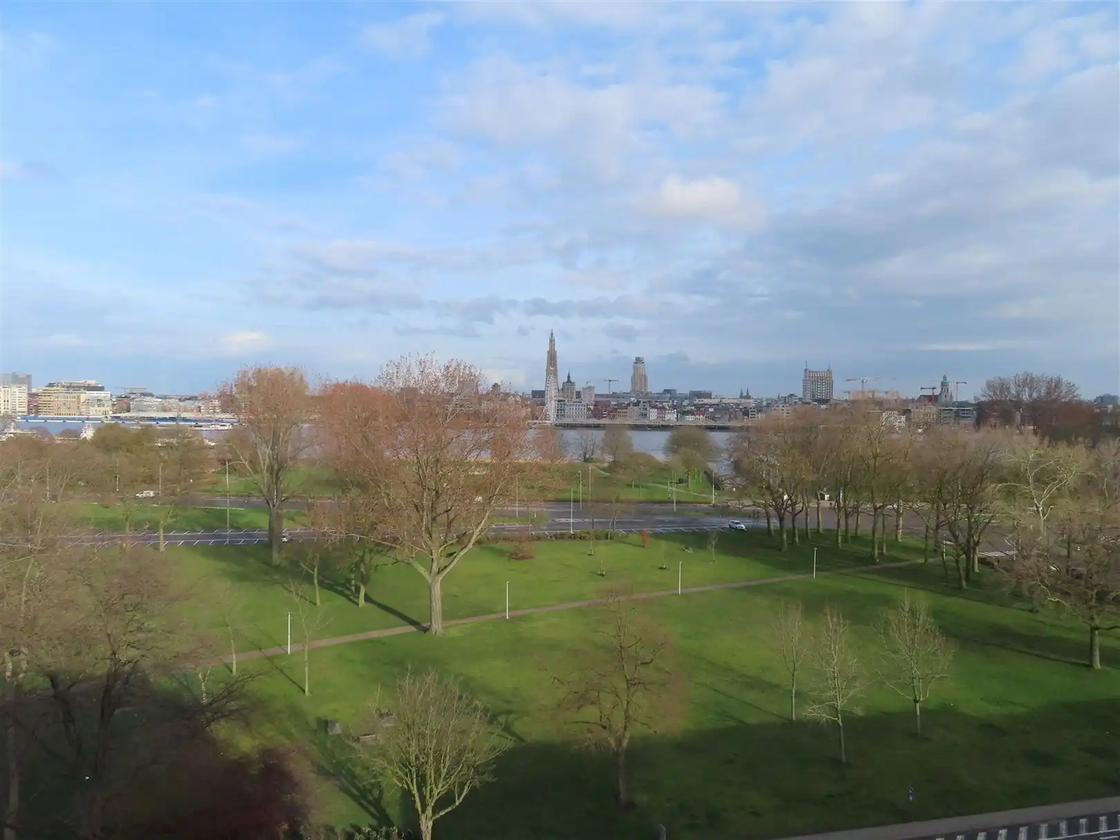Gemeubeld 2-slaapkamerappartement op Antwerpen LO. foto 5