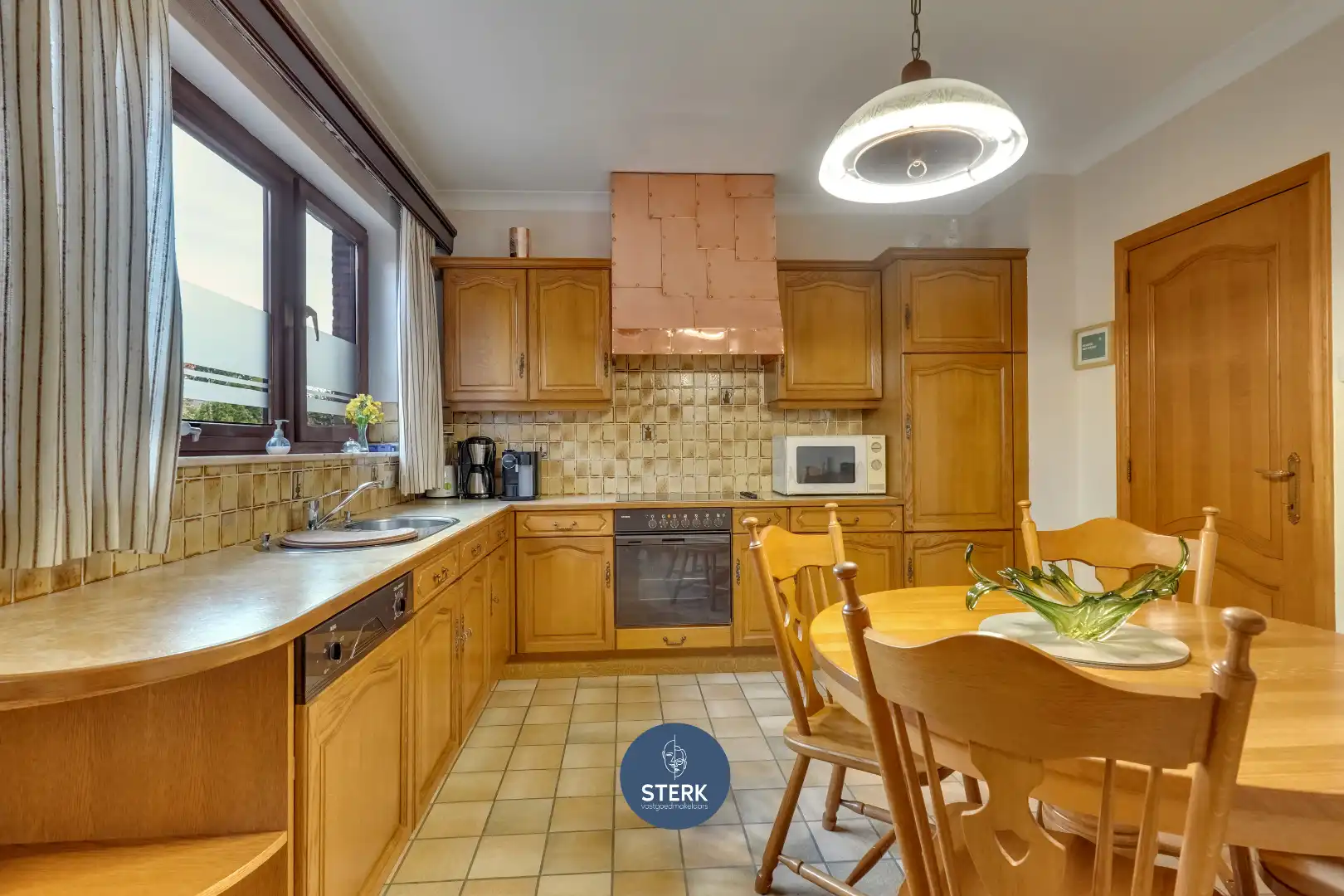 VRIJSTAANDE WONING MET EEN PRACHTIGE TUIN OP EEN GELIEFDE LOCATIE TE LANAKEN ! foto 10