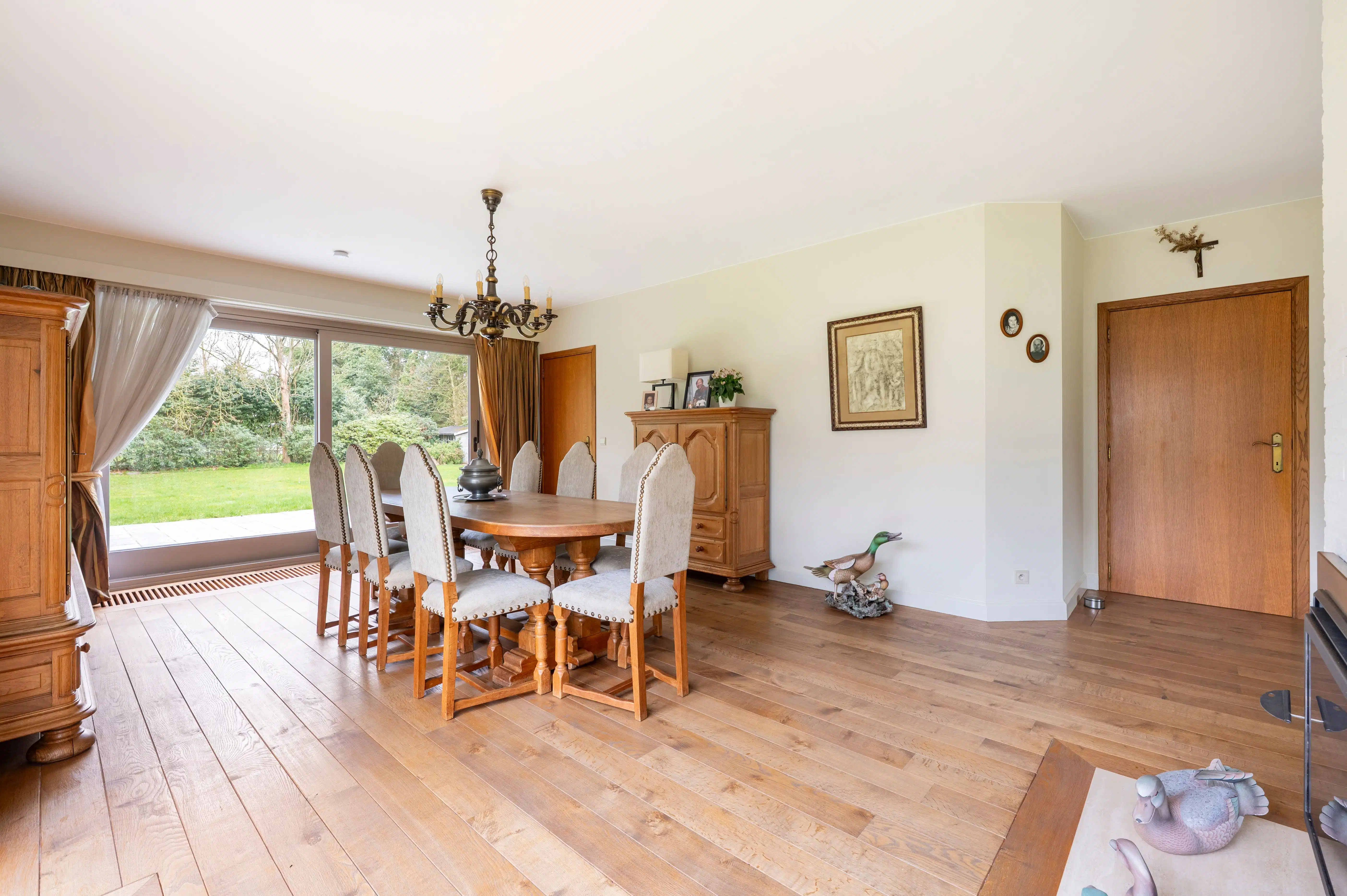 Ruime villa met praktijkruimte op toplocatie in Schotenhof. foto 7