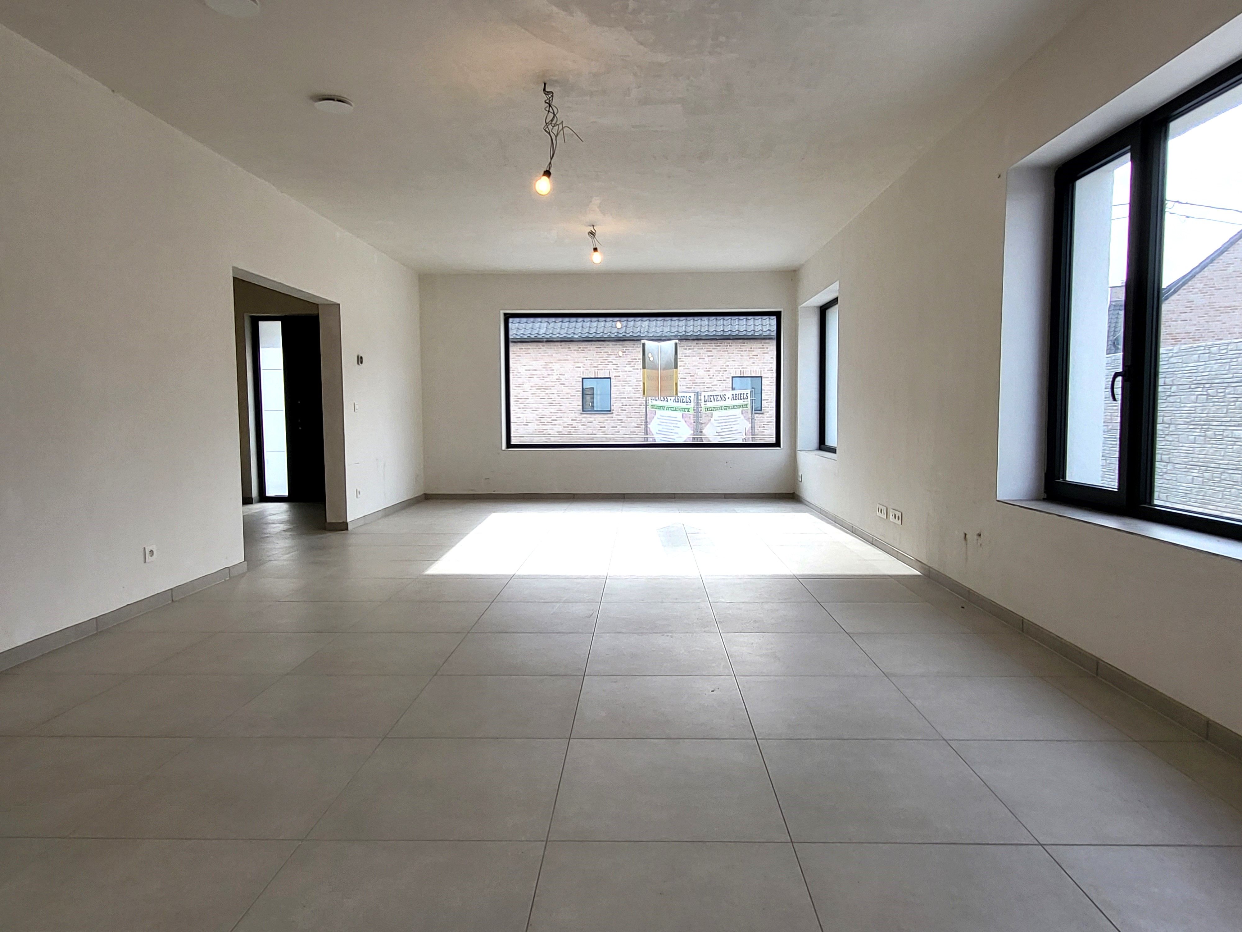 Volledig gerenoveerde, energiezuinige bungalow op 556m² met prachtig aangelegde tuin. Topper! foto 11