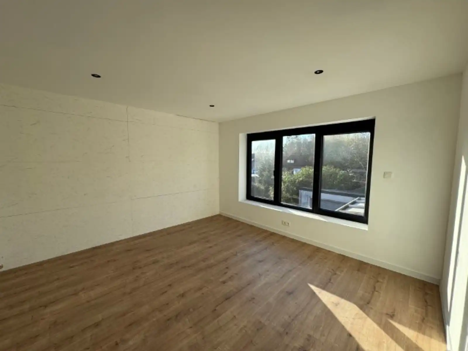 Mooi gerenoveerde gezinswoning foto 4