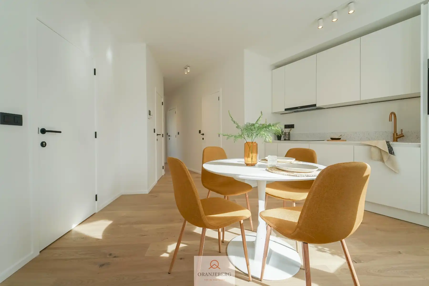 Gerenoveerd, energiezuinig 2 slpk appartement met terras! foto 8