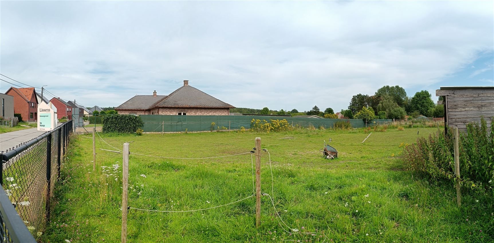 grond 11 a 07 ca in woongebied met landelijk karakter foto 2