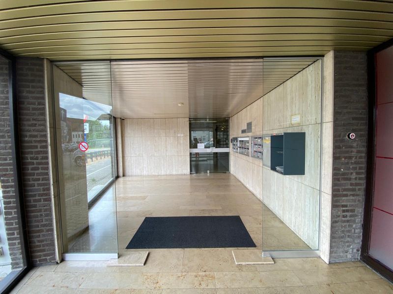 Recent ideaal gelegen volledig gerenoveerd appartement HARTJE Geel 2 slpk, met autostaanplaats foto 20