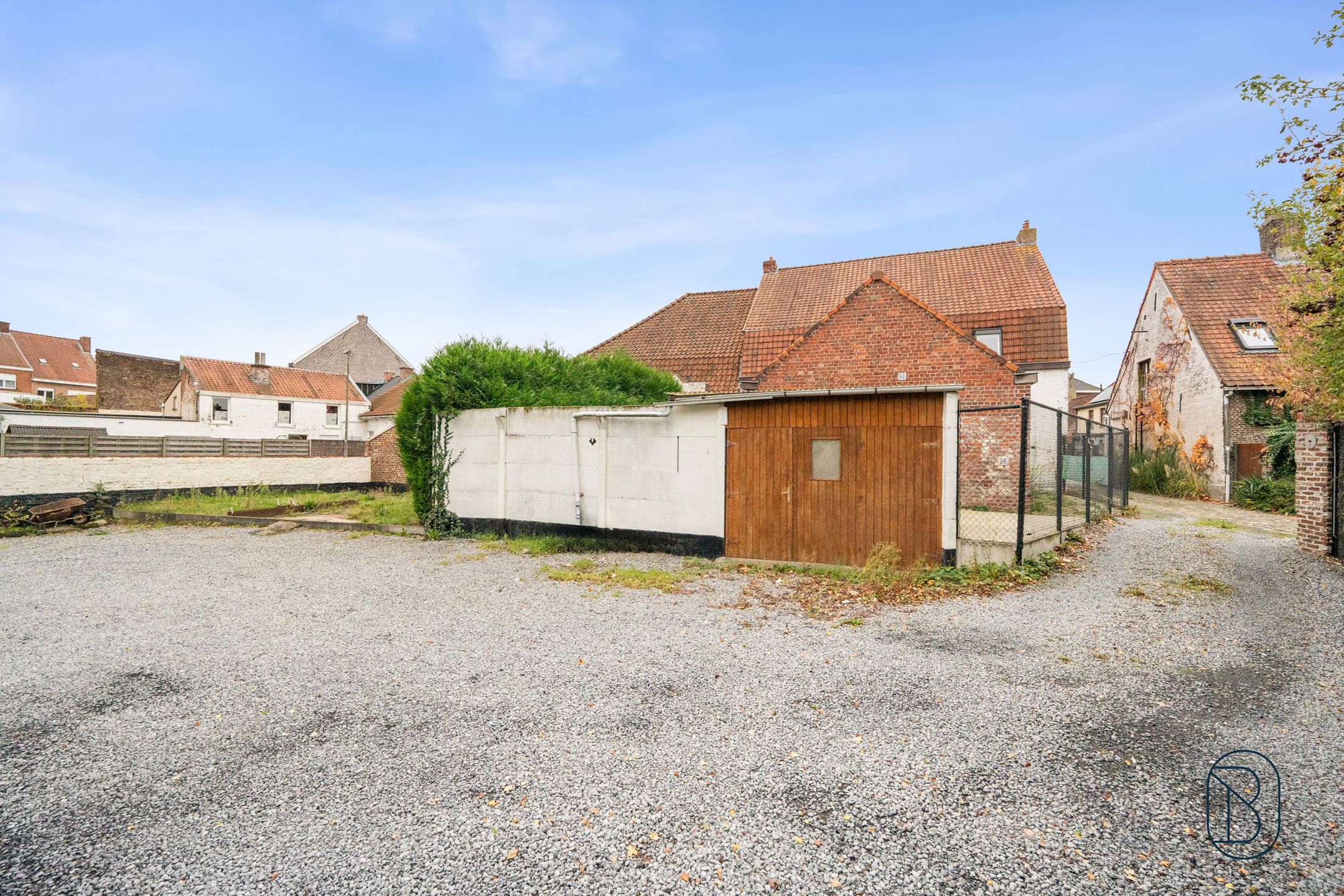 Topgelegen HOB met parking, veel potentieel!  foto 9