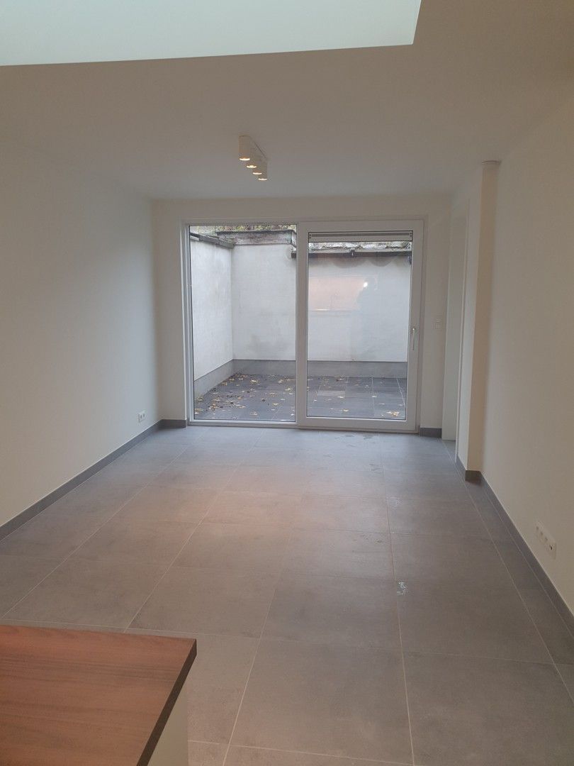 Instapklaar, duurzaam afgewerkt appartement te huur in Sint-Amandsberg foto 13