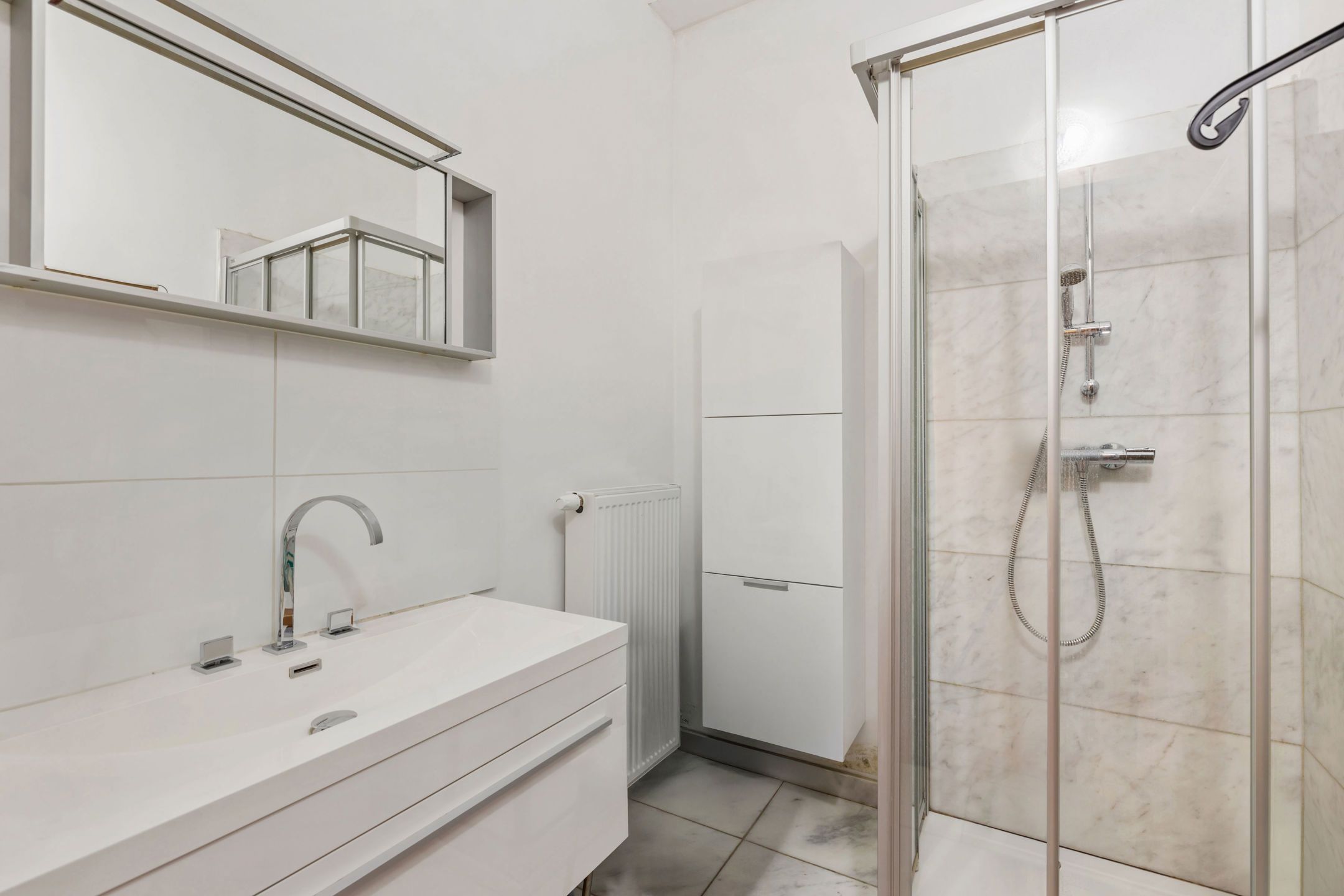 Gezellige gelijkvloersappartement met 2 parkeerplaatsen foto 7