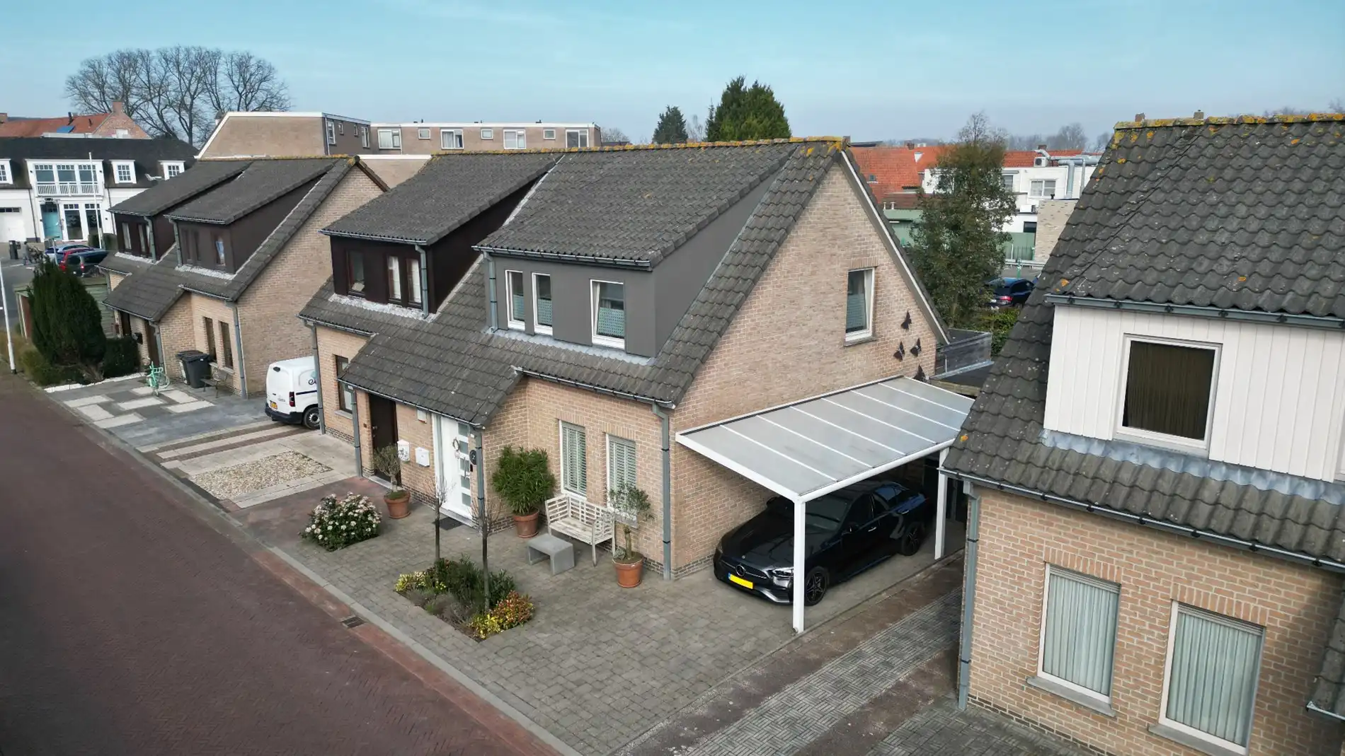 Luxe woning aan de voet van "de Brak" in Sluis foto 3