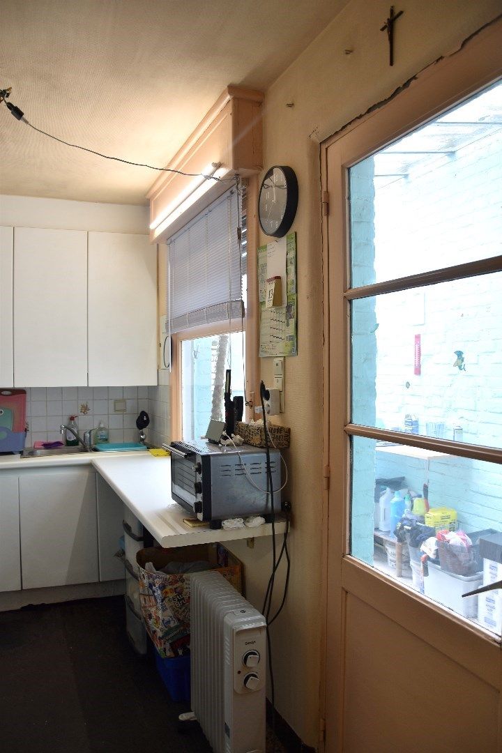 Woning met 2 slaapkamers te koop op topligging te Kortrijk foto 3