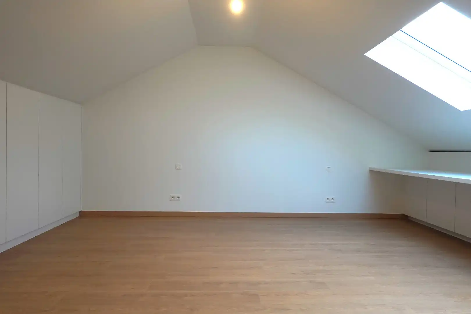 Prachtig 3-slaapkamerappartement met staanplaats in het voormalige gemeentehuis van Vleteren foto 11