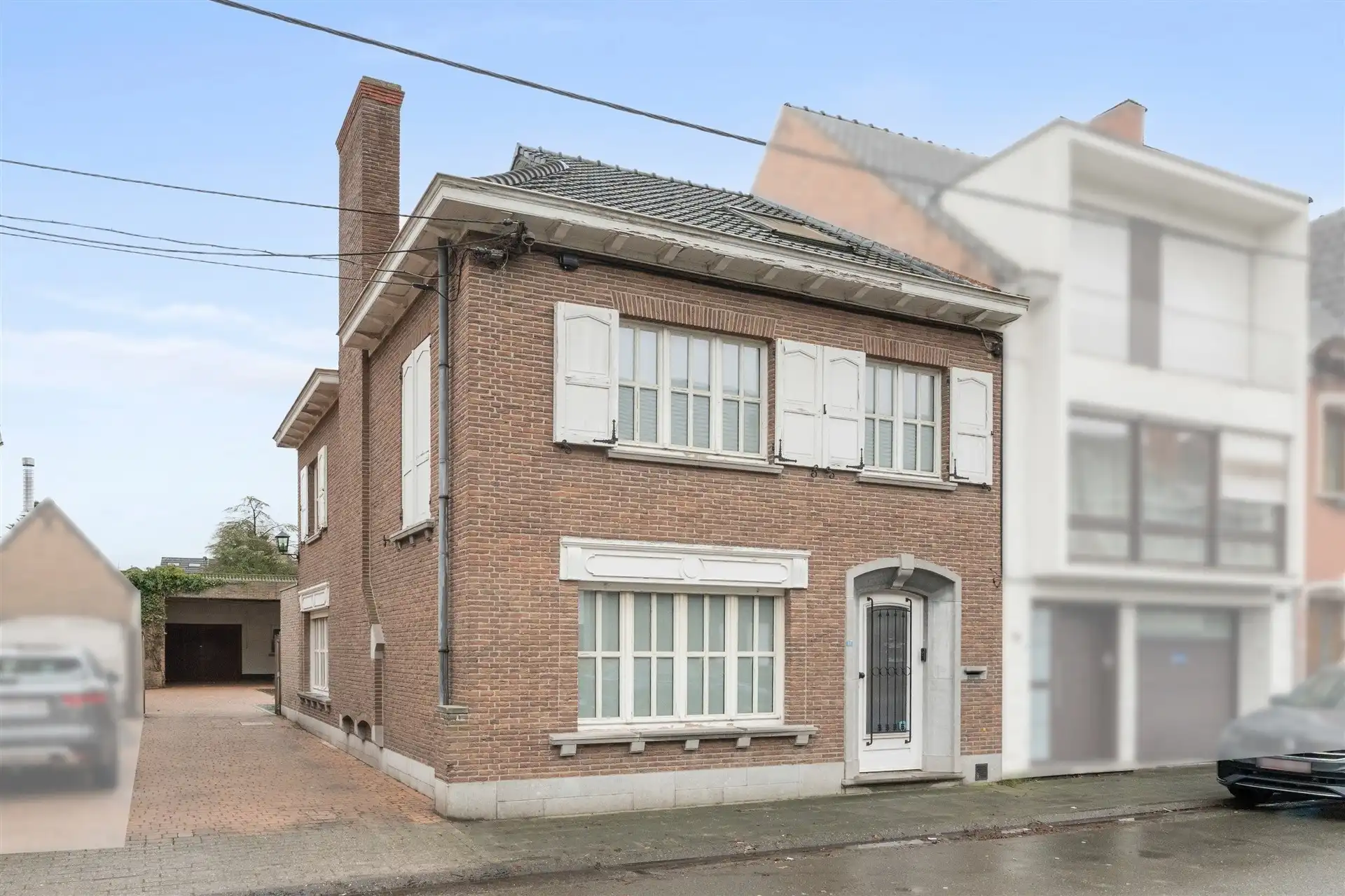 Karaktervolle woning met 5 slaapkamers en loods te Wetteren foto {{pictureIndex}}