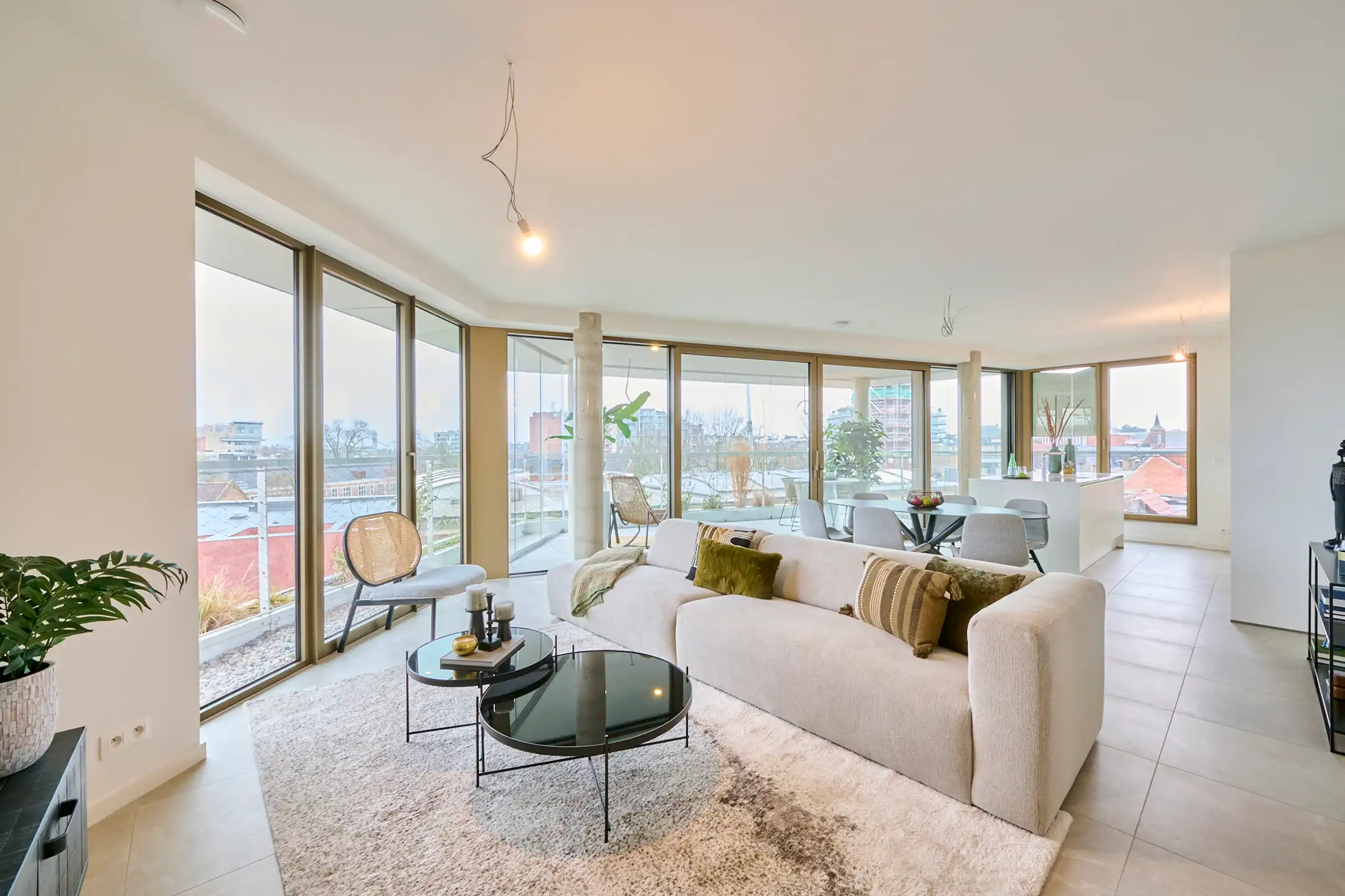 APPARTEMENT MET WINTERTUIN, 138m², 2 SLAAPKAMERS 2 BADKAMERS foto 3