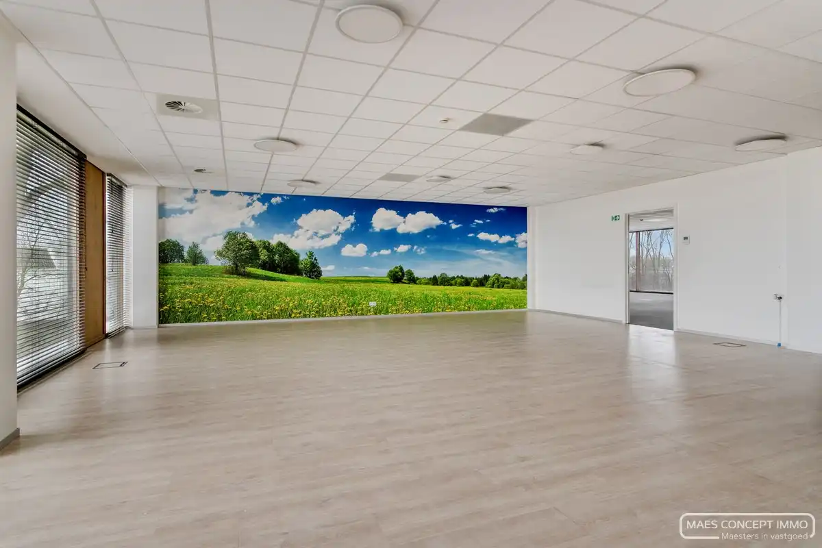 Kantoorruimte 251 m² te huur vlakbij E17 te Zwevegem foto 4