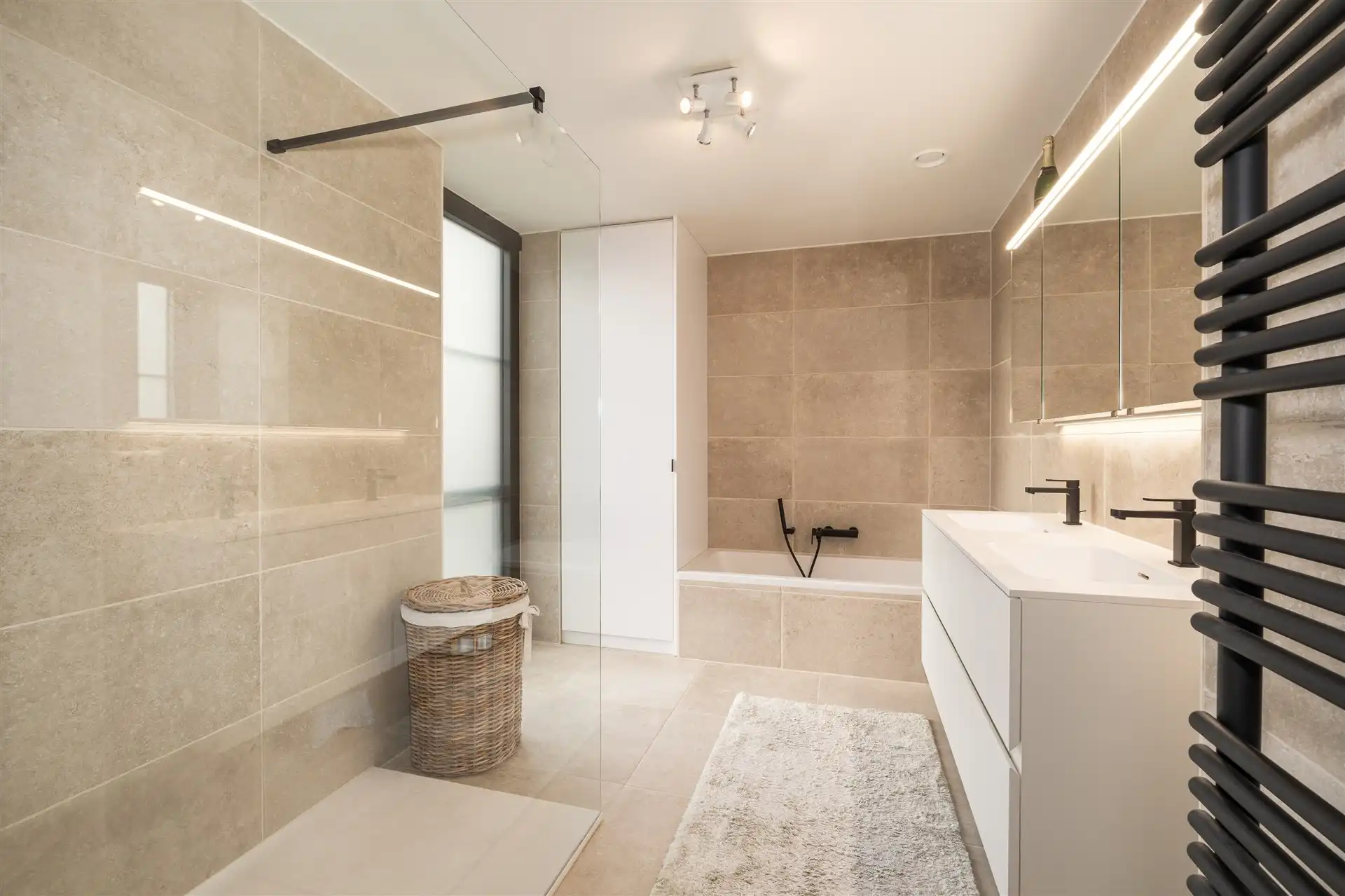 Exclusieve, luxueuze penthouse met 4 terrassen foto 9