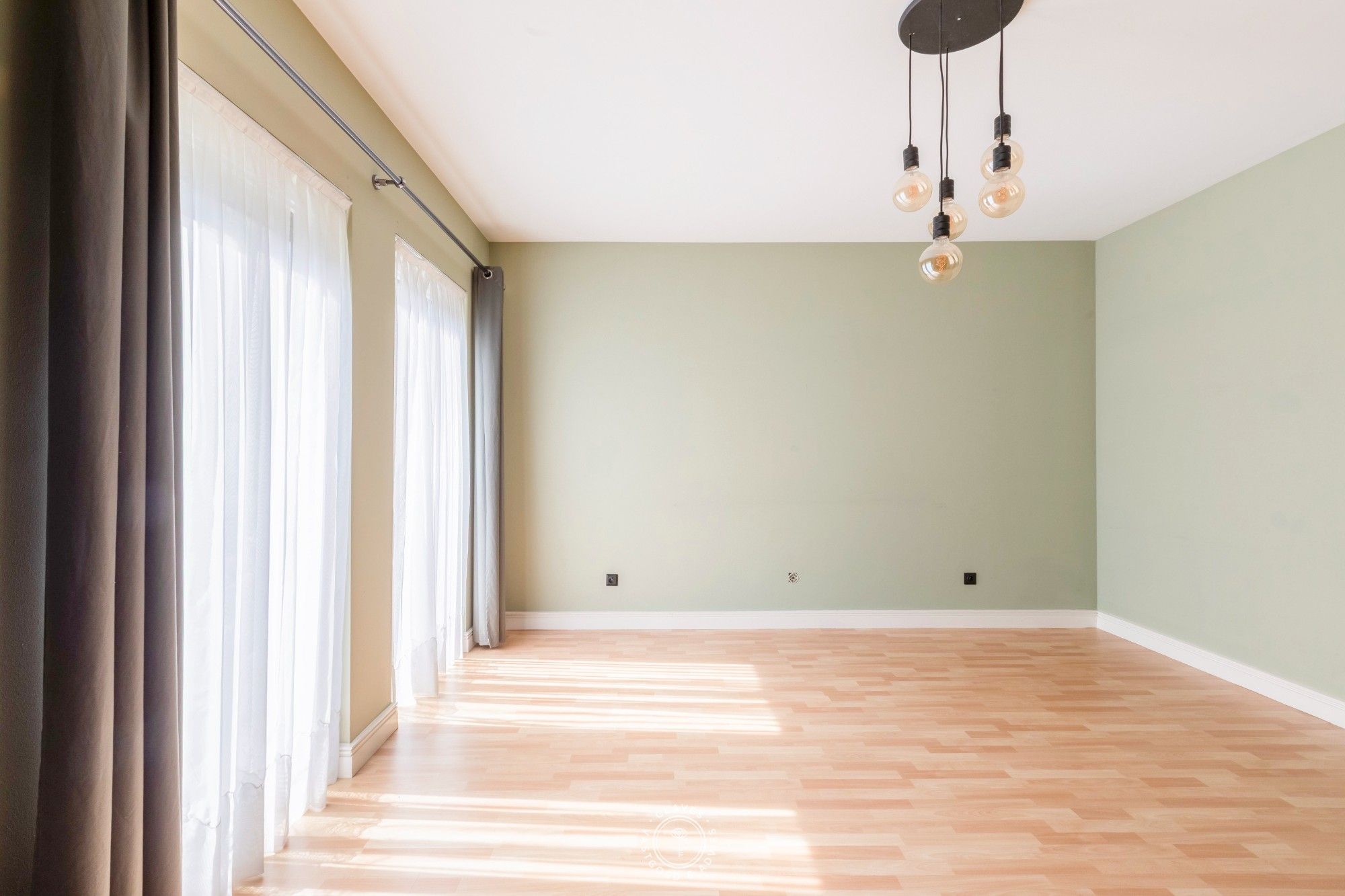 Gelijkvloers appartement met ruim terras en tuintje op een gesloten en groene residentie. foto 7
