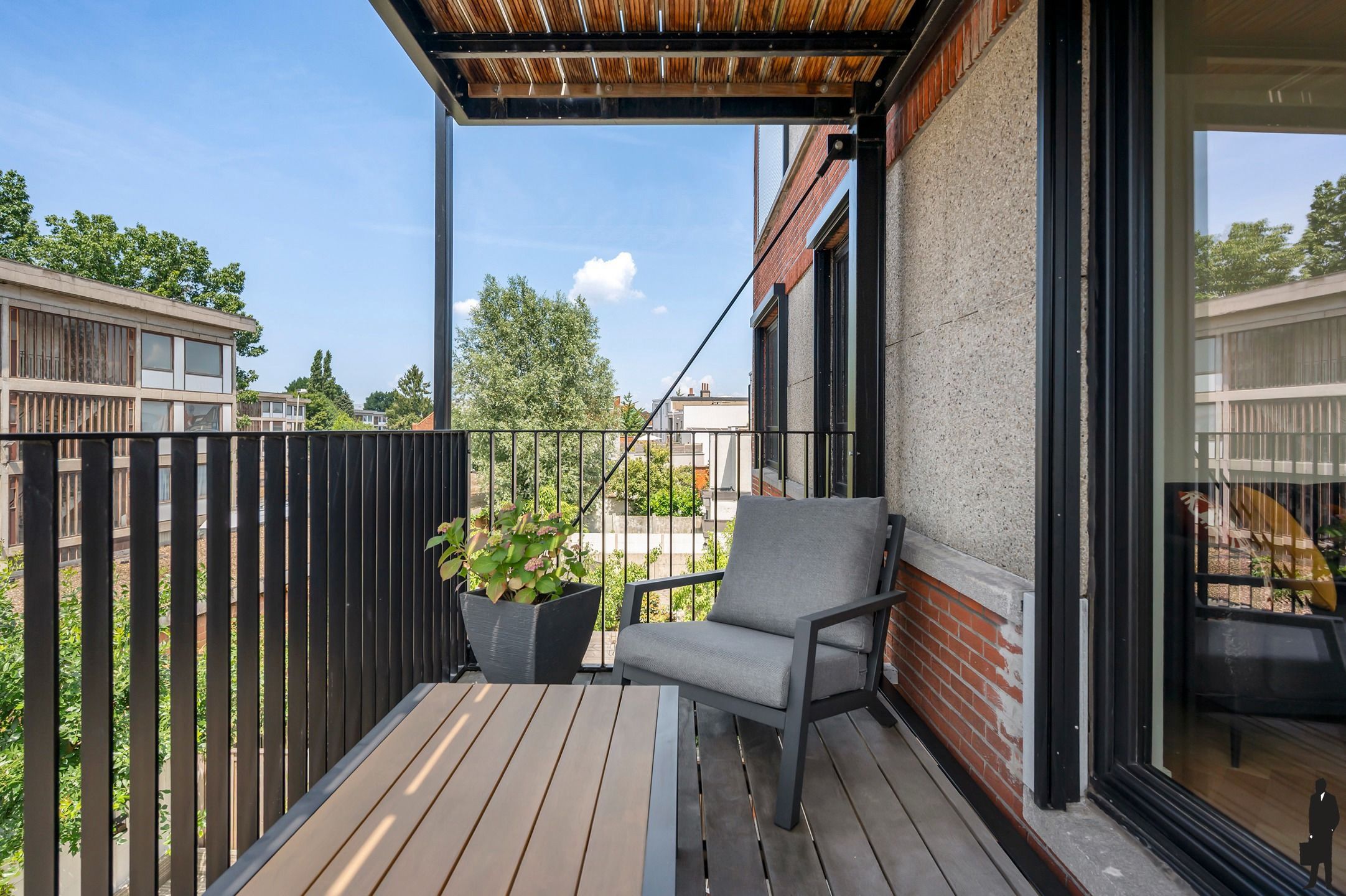 Energiezuinig, volledig gerenoveerd appartement met zonnig terras te Deurne-Zuid! foto 5