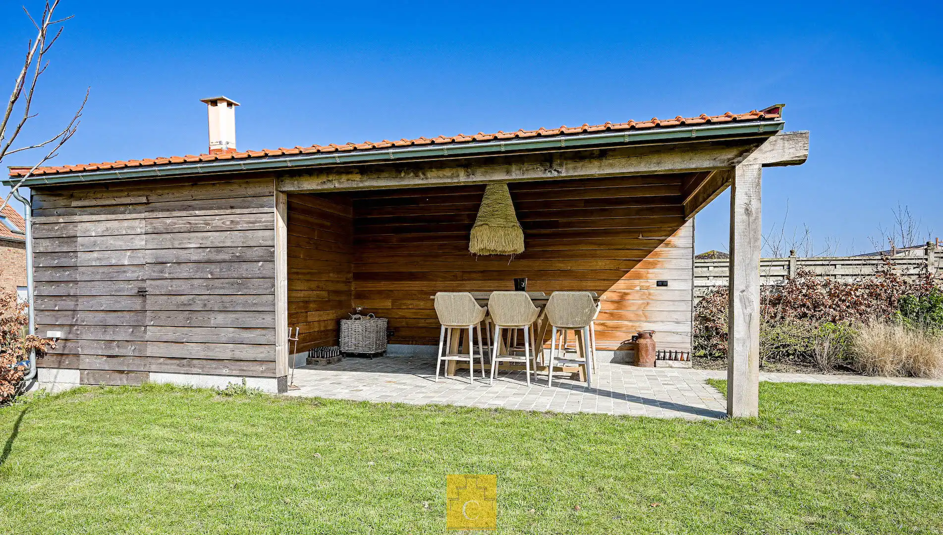 knap gerenoveerde gezinswoning, landelijke stijl met eigentijdse toets, met zonnige tuin en parking foto 27