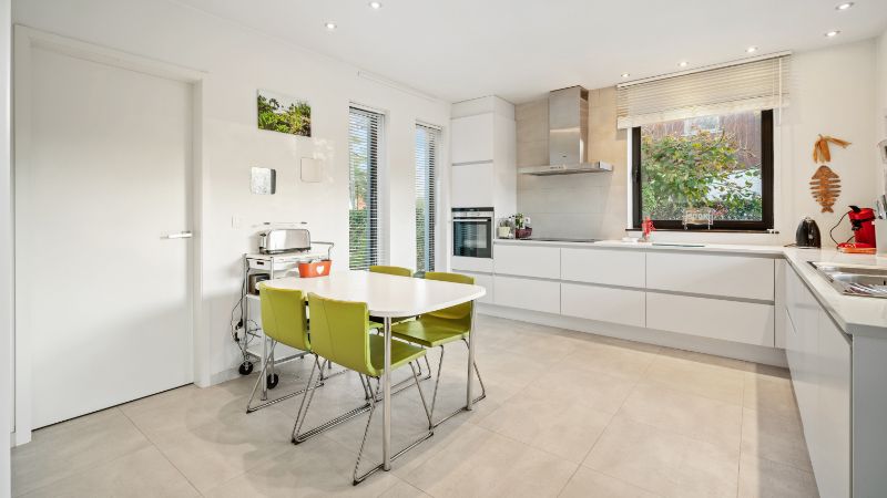 Moderne villa 247m² met bijgebouw-garage en zwembad op 58 are foto 46