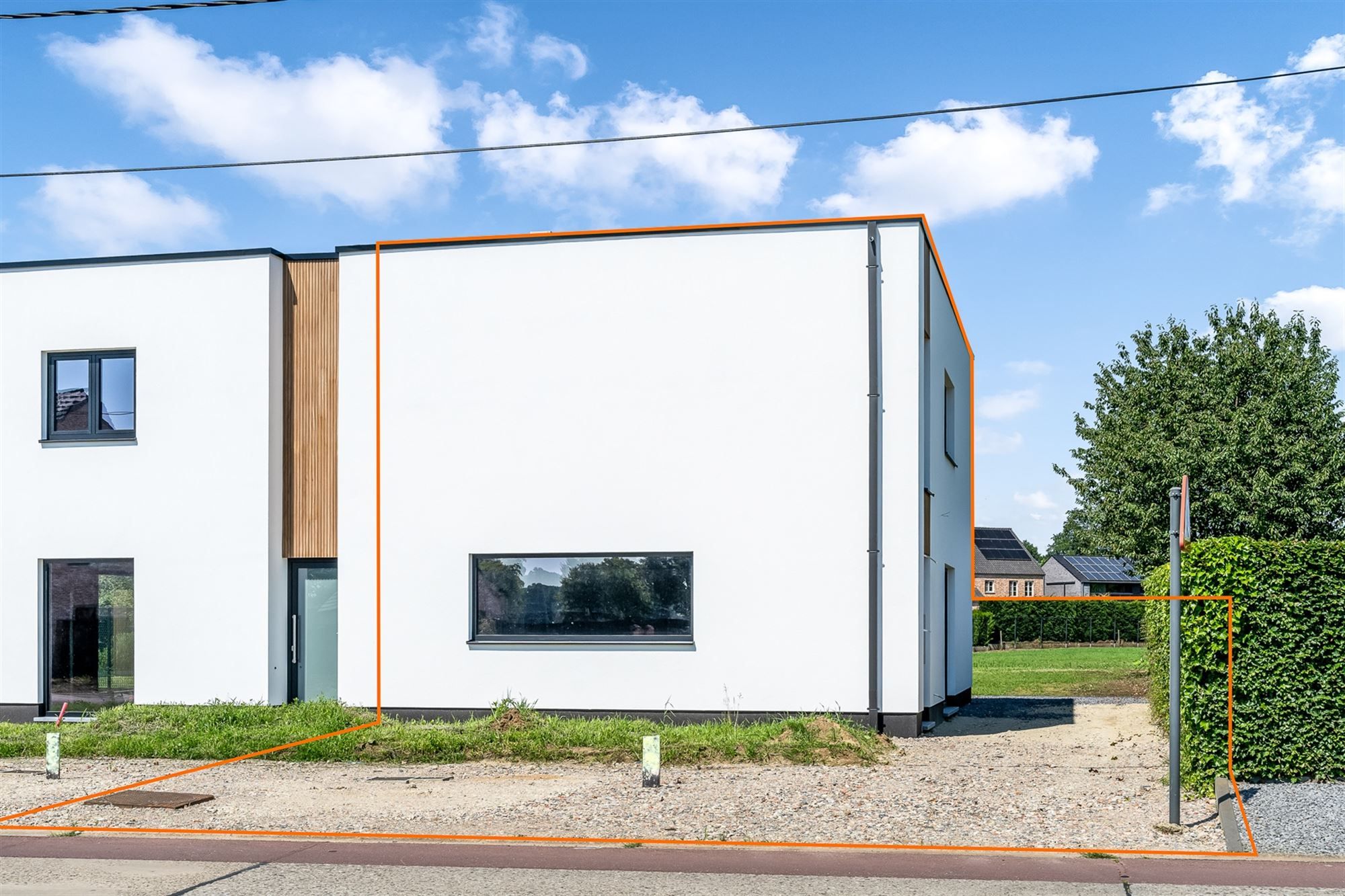 KWALITATIEF EN ENERGIENEUTRALE WONING OP RUSTIG GELEGEN PERCEEL TE PAAL foto {{pictureIndex}}
