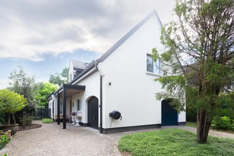 Luxueuze villa, toplocatie,Z-tuin, zwembad, veel privacy!!! foto {{pictureIndex}}