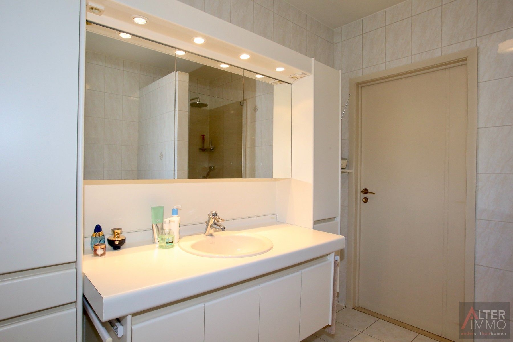 Uitzonderlijke woning op een uitstekende locatie. Top onderhouden,  4/5 slaapkamers op een extra breed (41,5m) perceel van ca. 20 are vlakbij Zolder centrum - prachtige tuin! foto 27