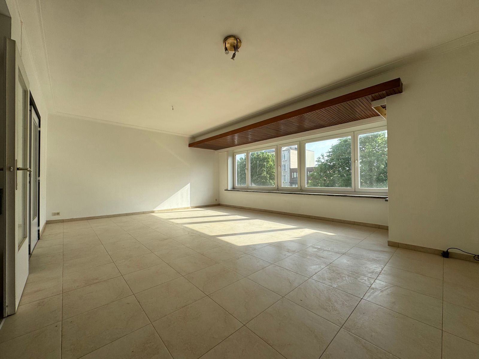 Te huur: ruim appartement aan de rand van centrum Aalst foto 3