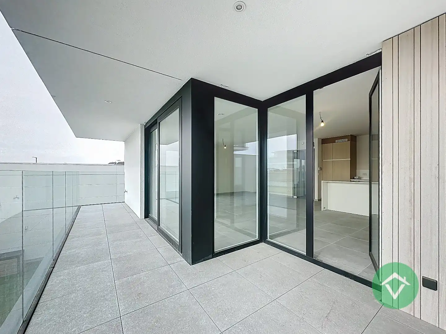 Wonen nabij jachthaven en zee - ruim appartement met terras en drie slaapkamers foto 11