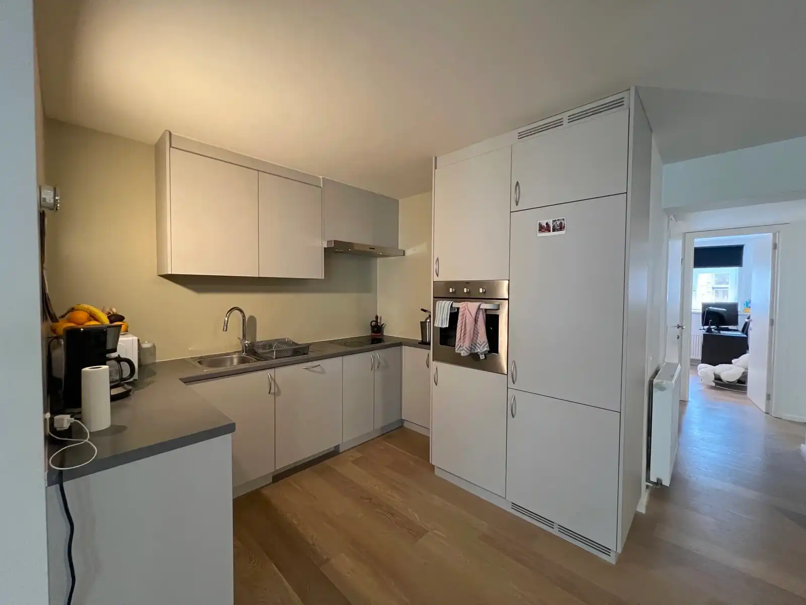 Modern appartement met 2 slpks, terras en autostaanplaats foto 7