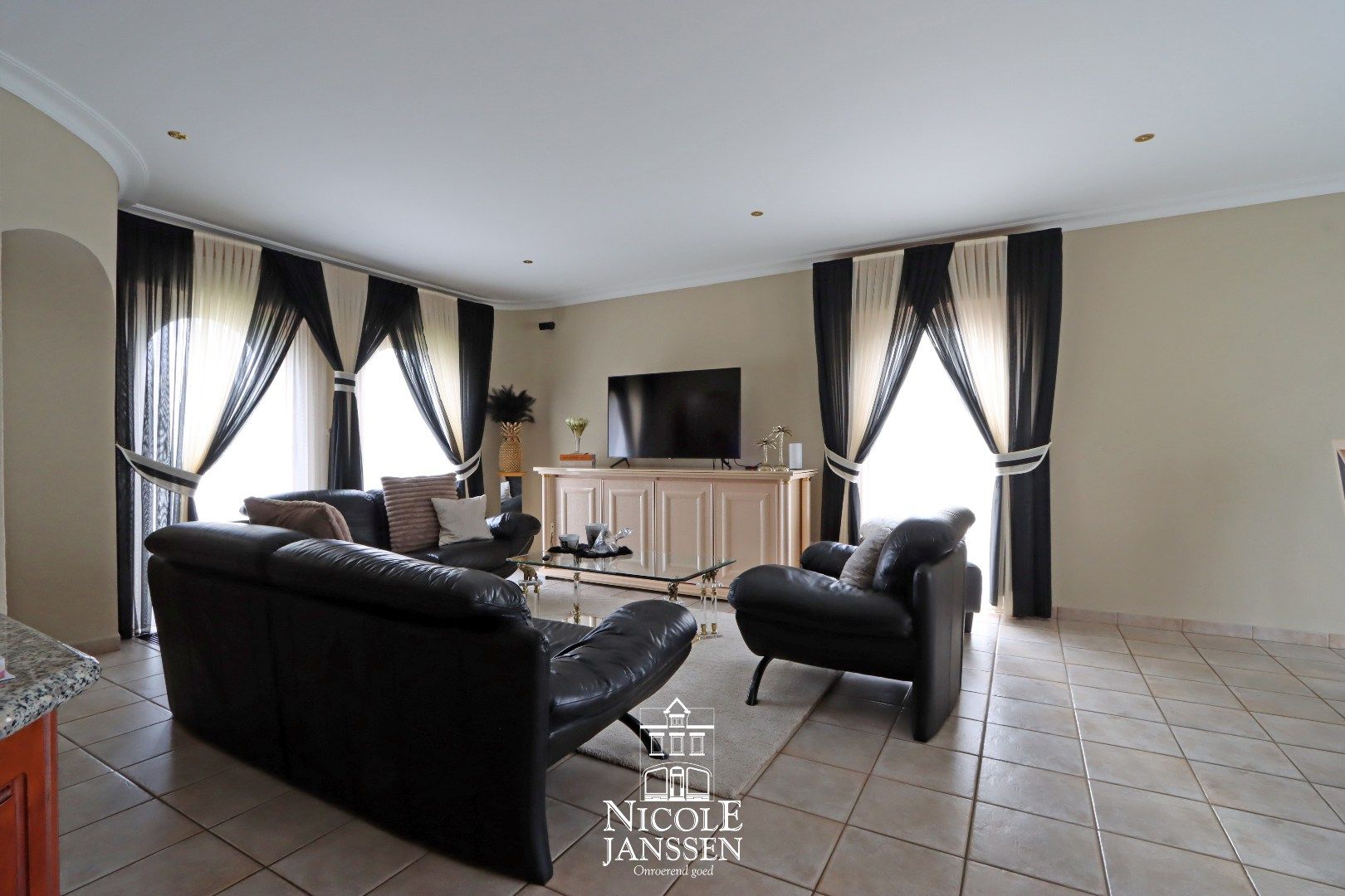 Ruime mediterrane villa  foto 6