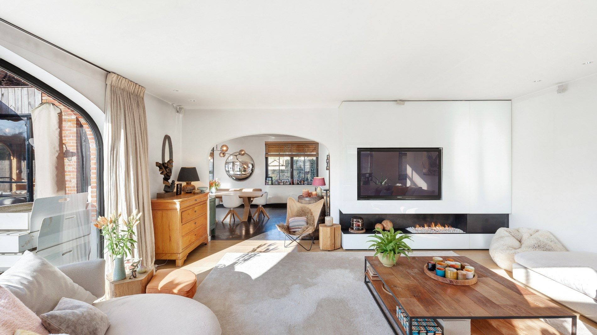 Luxueus afgewerkte villa met  buitenzwembad. foto 6