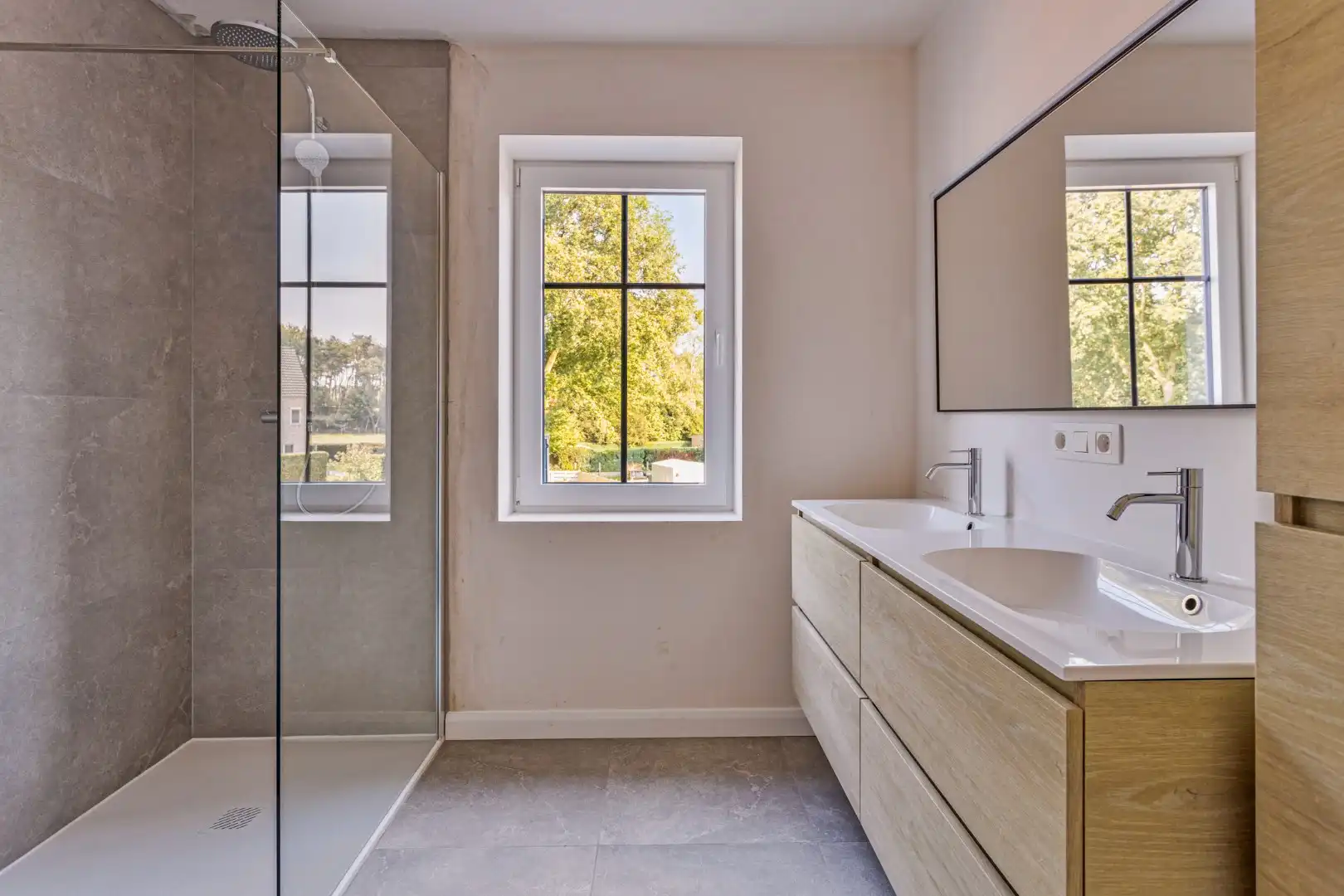 Ruime en kwalitatief afgewerkte nieuwbouw (HOB) met 3 ruime slpks op 412 m² te Olen ! foto 16