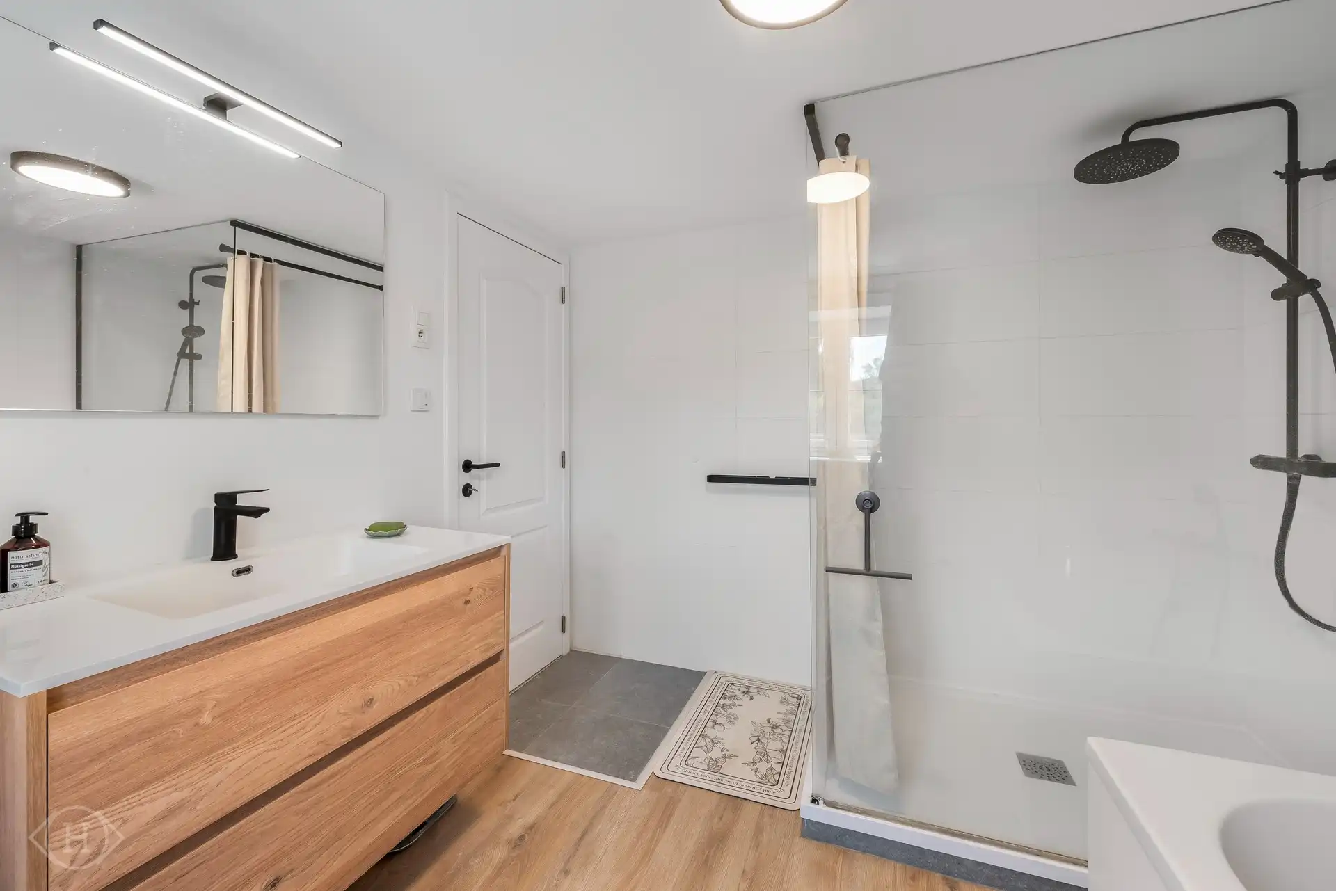 Volledig gerenoveerde, energiezuinige woning met zuidtuin foto 25