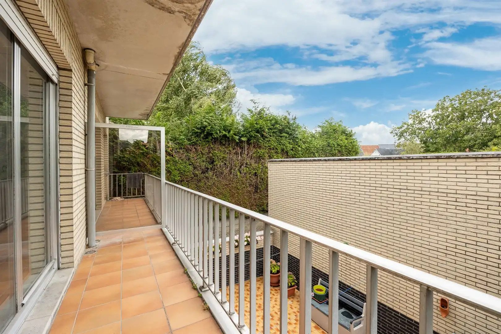 Opbrengsteigendom met 5 appartementen en garages foto 21