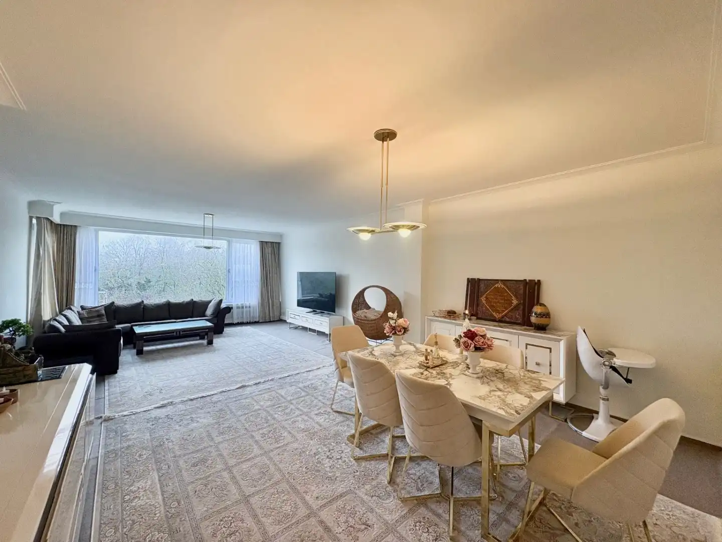 Ruim 2-slaapkamerappartement met uniek zicht op het Stadspark foto {{pictureIndex}}