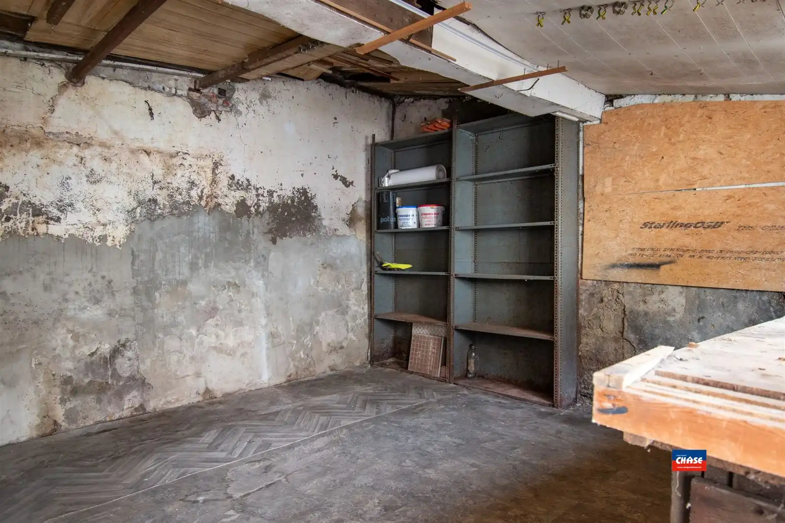 Te renoveren rijwoning met twee slaapkamers en tuin foto 12