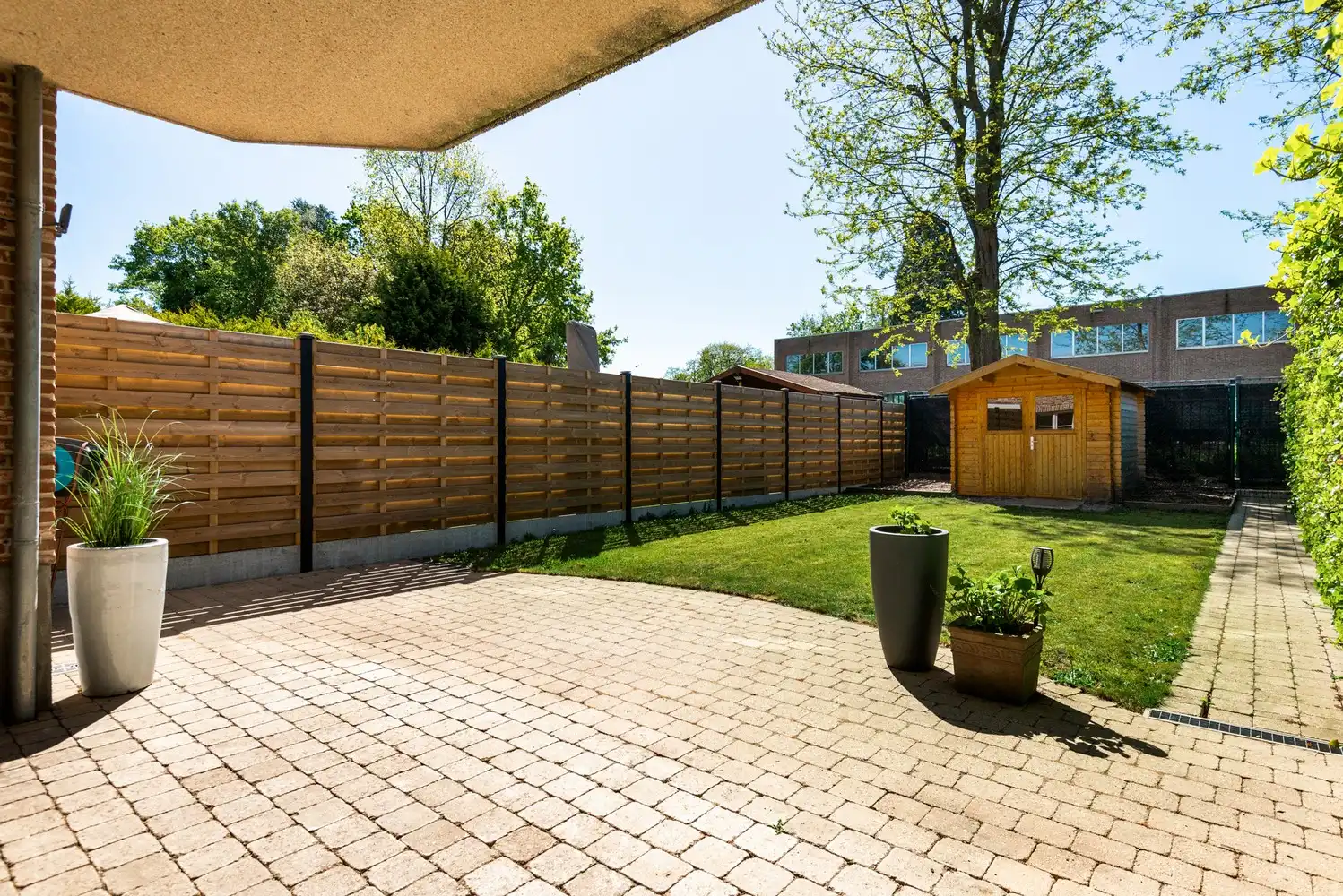 2-slaapkamer appartement met zonnige tuin en garagebox te Wijnegem foto 6