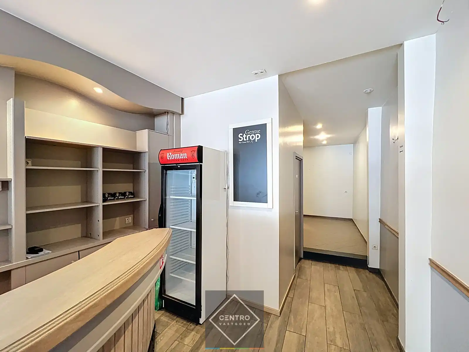 Ruim instapklaar handelspand met te renoveren woning (vroeger café Comodo en ook café Mozart) op de Grote Markt (Izegem) ! foto 13