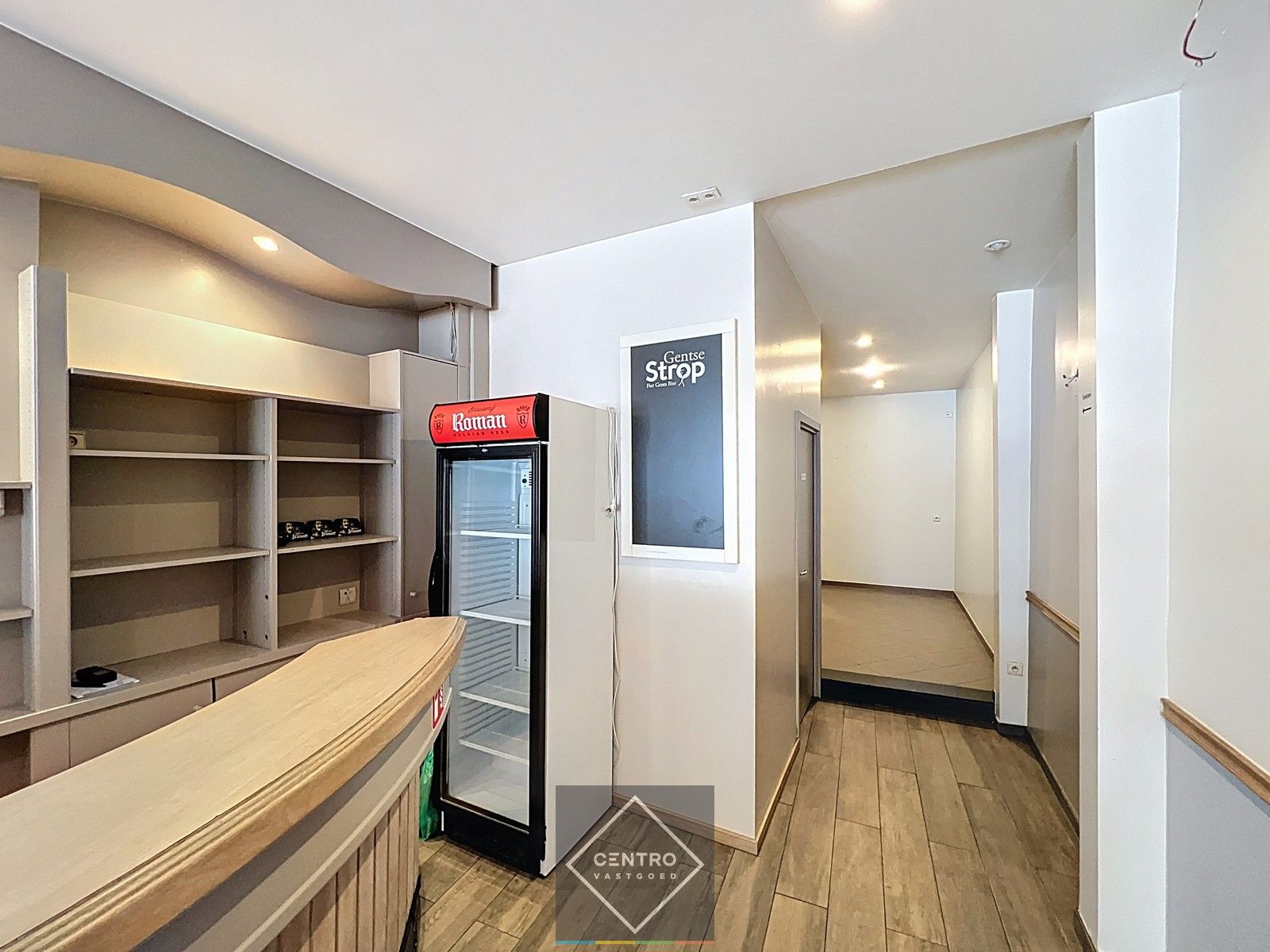 Ruim instapklaar handelspand met te renoveren woning (vroeger café Comodo en ook café Mozart) op de Grote Markt (Izegem) ! foto 13