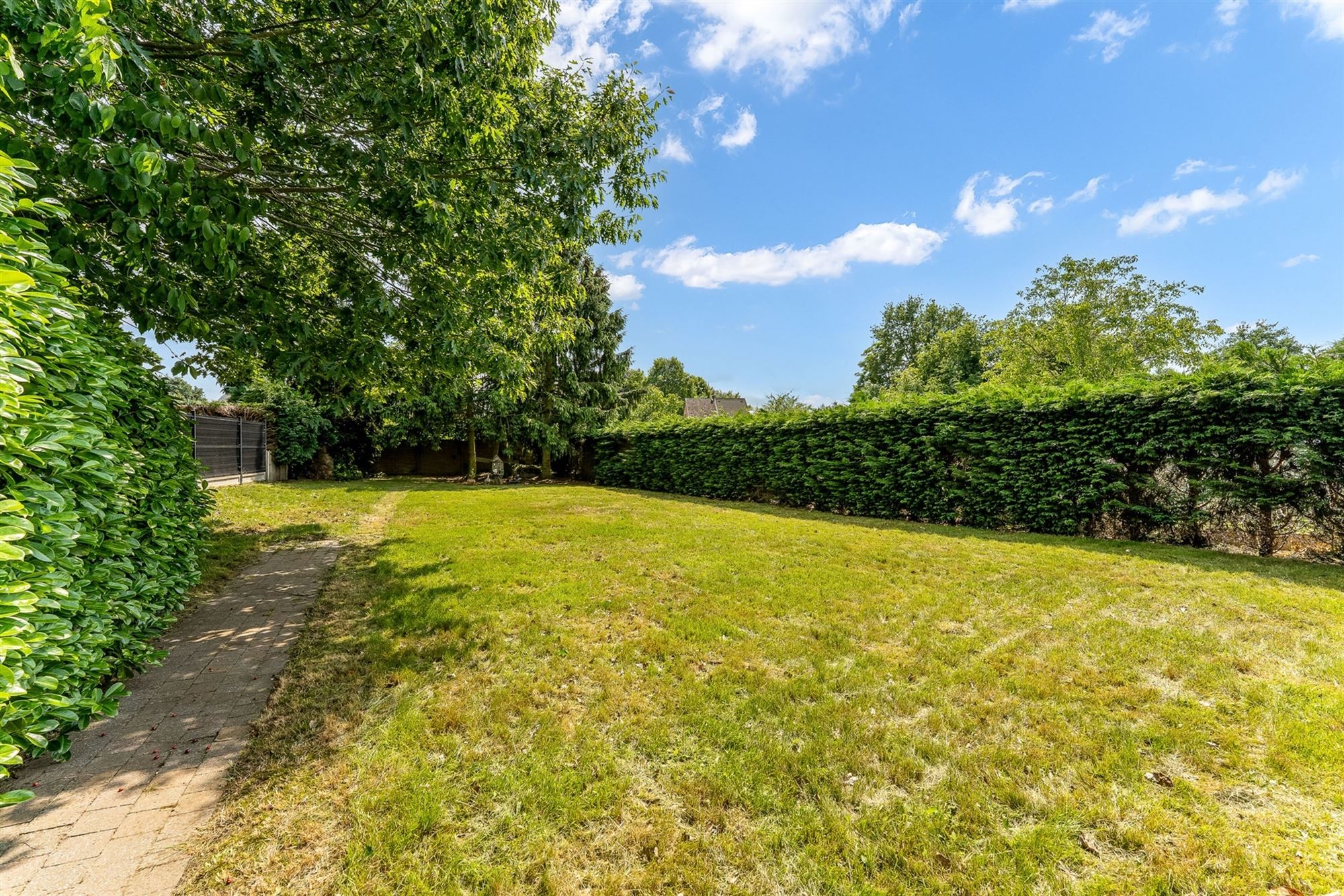 ZEER RUIME WONING (380M²) MET 4 SLAAPKAMERS GELEGEN OP EEN ZONNIG GEORIËNTEERD PERCEEL VAN 12A70CA TE BEVERLO foto 25