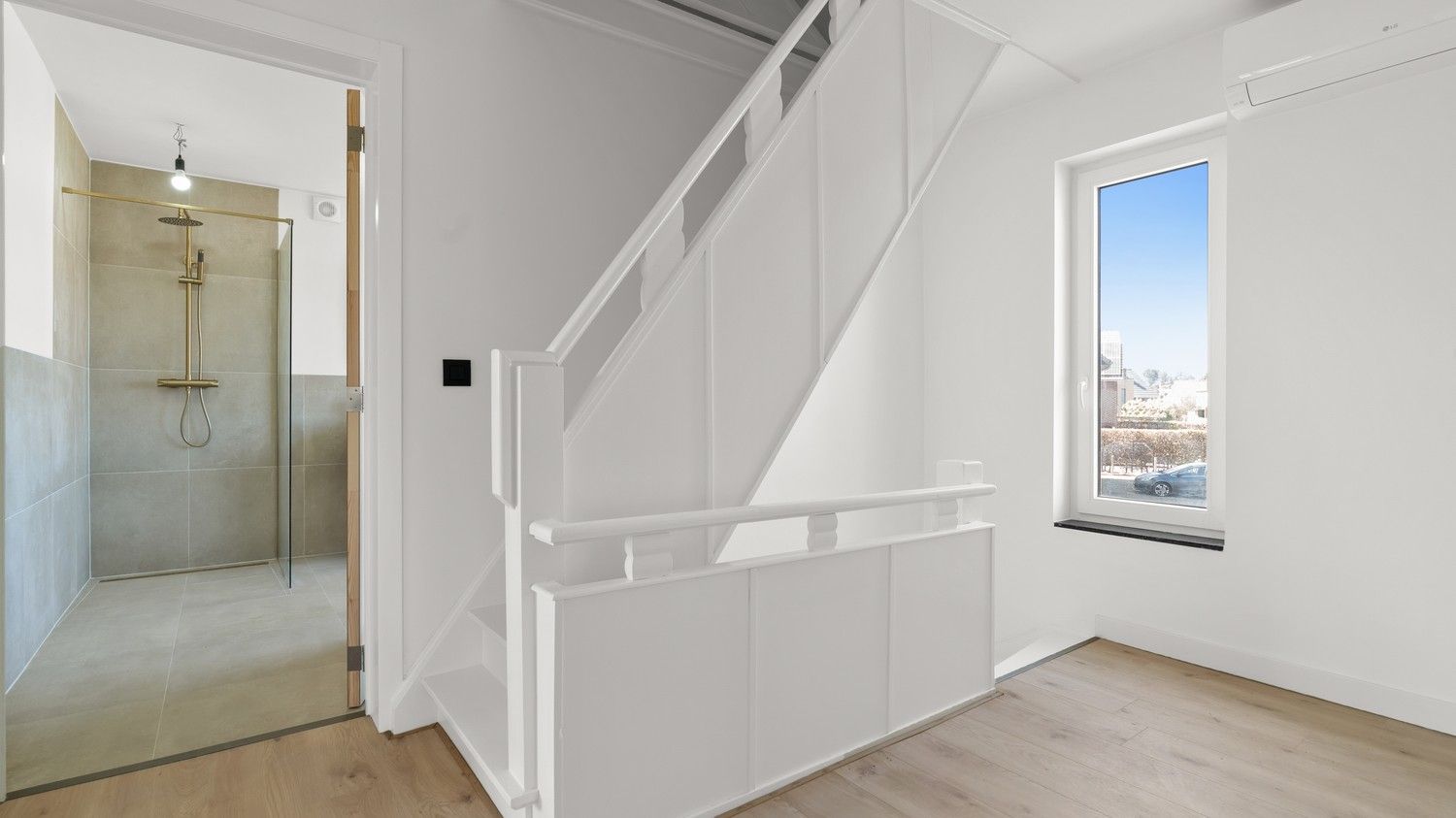 Smaakvol afgewerkte, hedendaagse woning met 4 slaapkamers op toplocatie in Maaseik-Neeroeteren foto 13