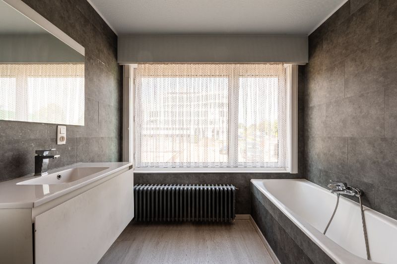 Degelijk gebouw met veel potentieel foto 21