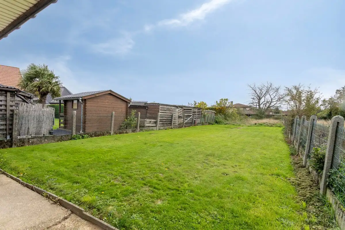 Woning met 5 slaapkamers en grote tuin. foto 3