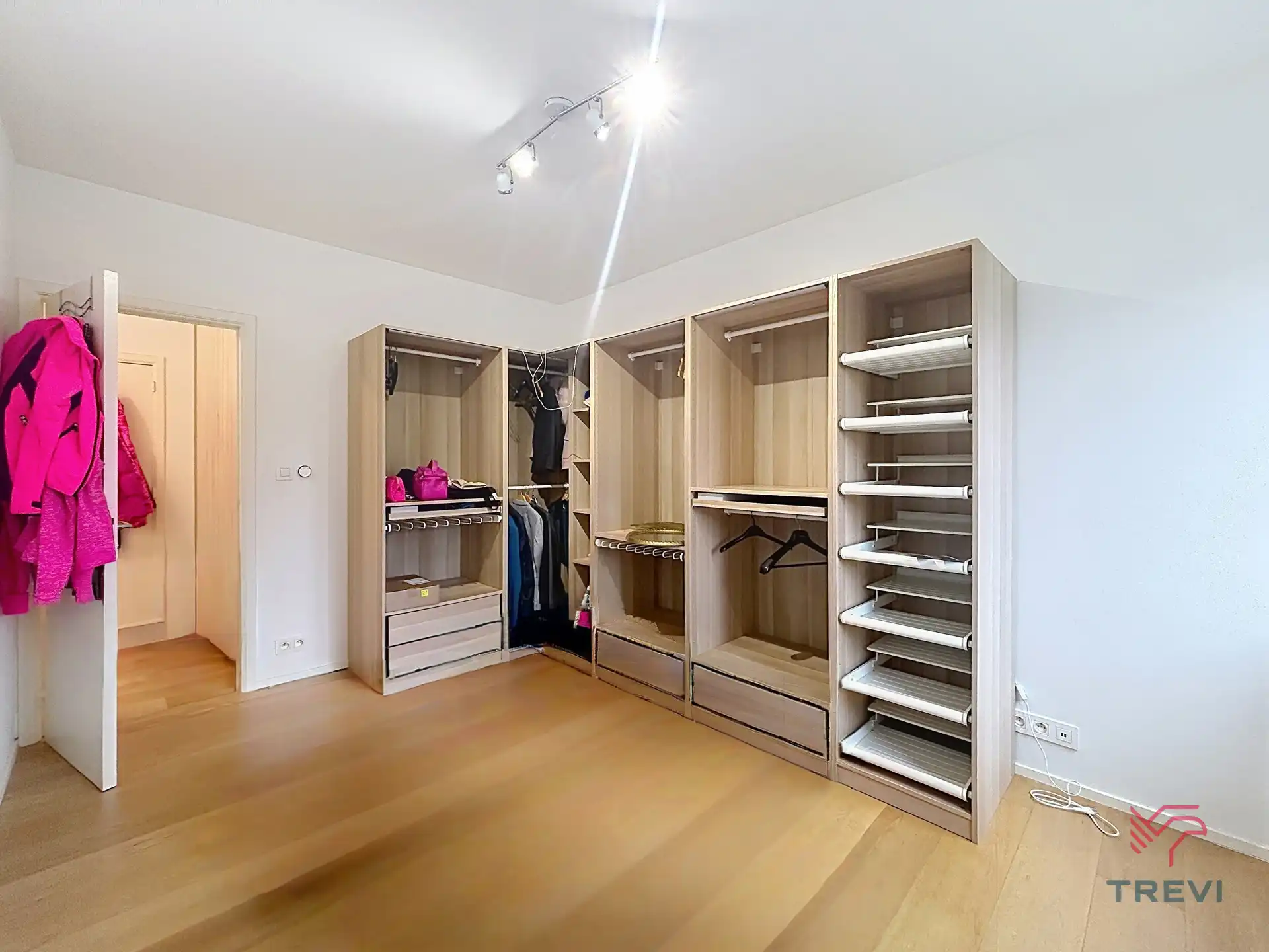 Mooi appartement met 2 slaapkamers vlakbij het Dumontplein foto 11