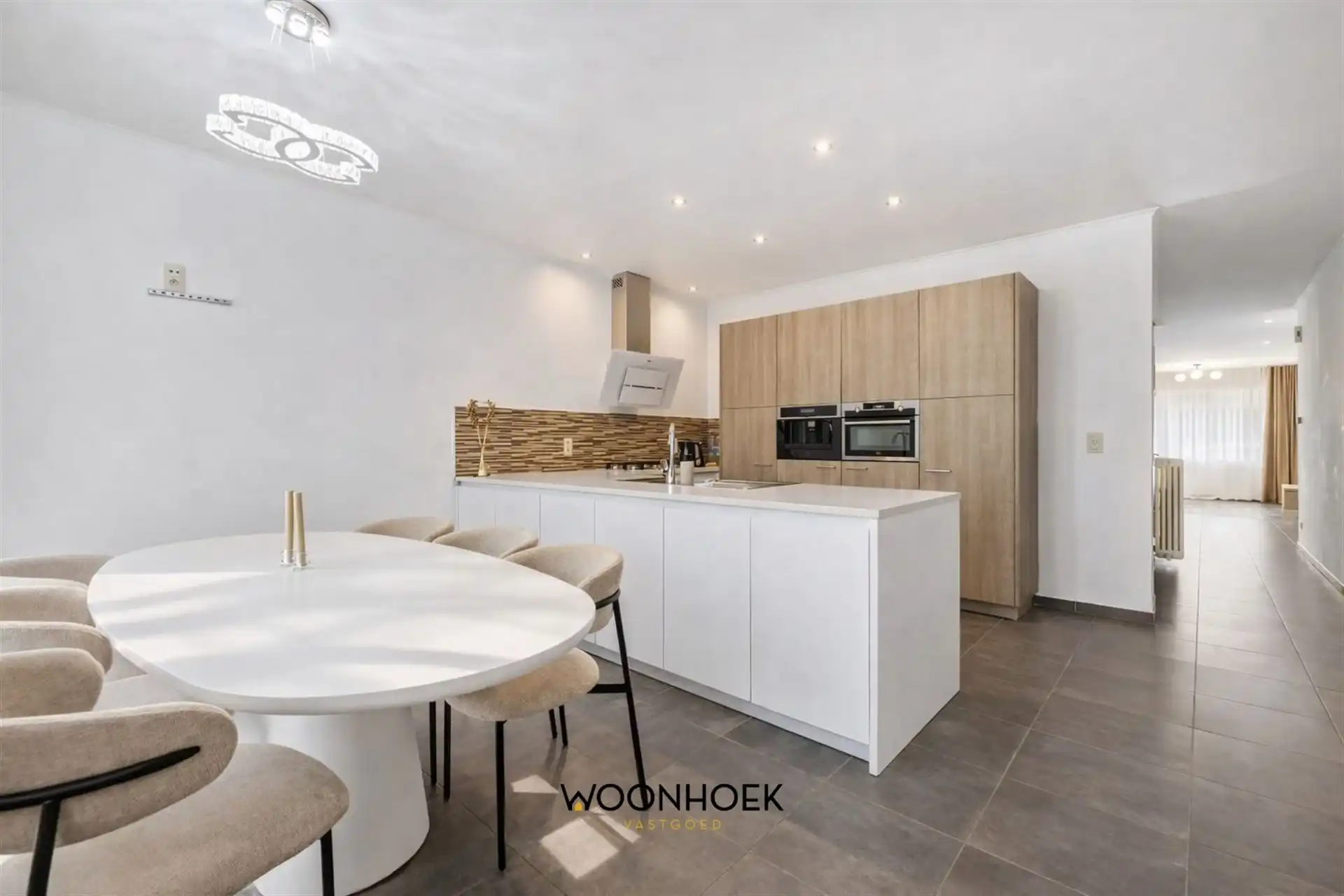 Stijlvol wonen in het groen te Lokeren foto {{pictureIndex}}