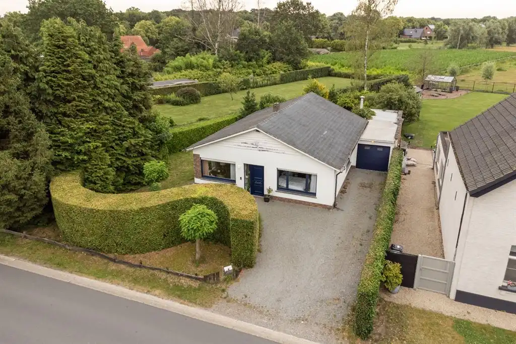 Te vernieuwen gelijkvloerse woning foto 2