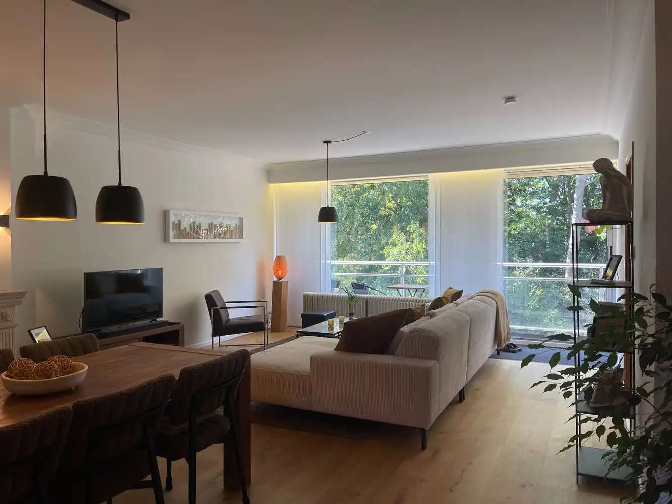 INSTAPKLAAR & STIJLVOL: Prachtig gerenoveerd 2-slaapkamer appartement (100 m²) met EPC B en zicht op de Lierse Vesten!  BESCHIKBAAR VANAF 15 SEPTEMBER foto 2