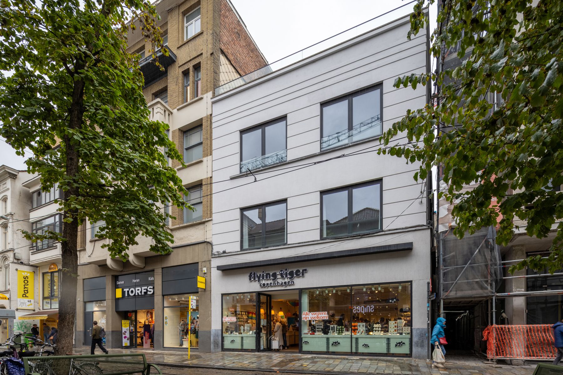 Groot drieslaapkamerappartement met 2 ruime dakterrassen! foto {{pictureIndex}}