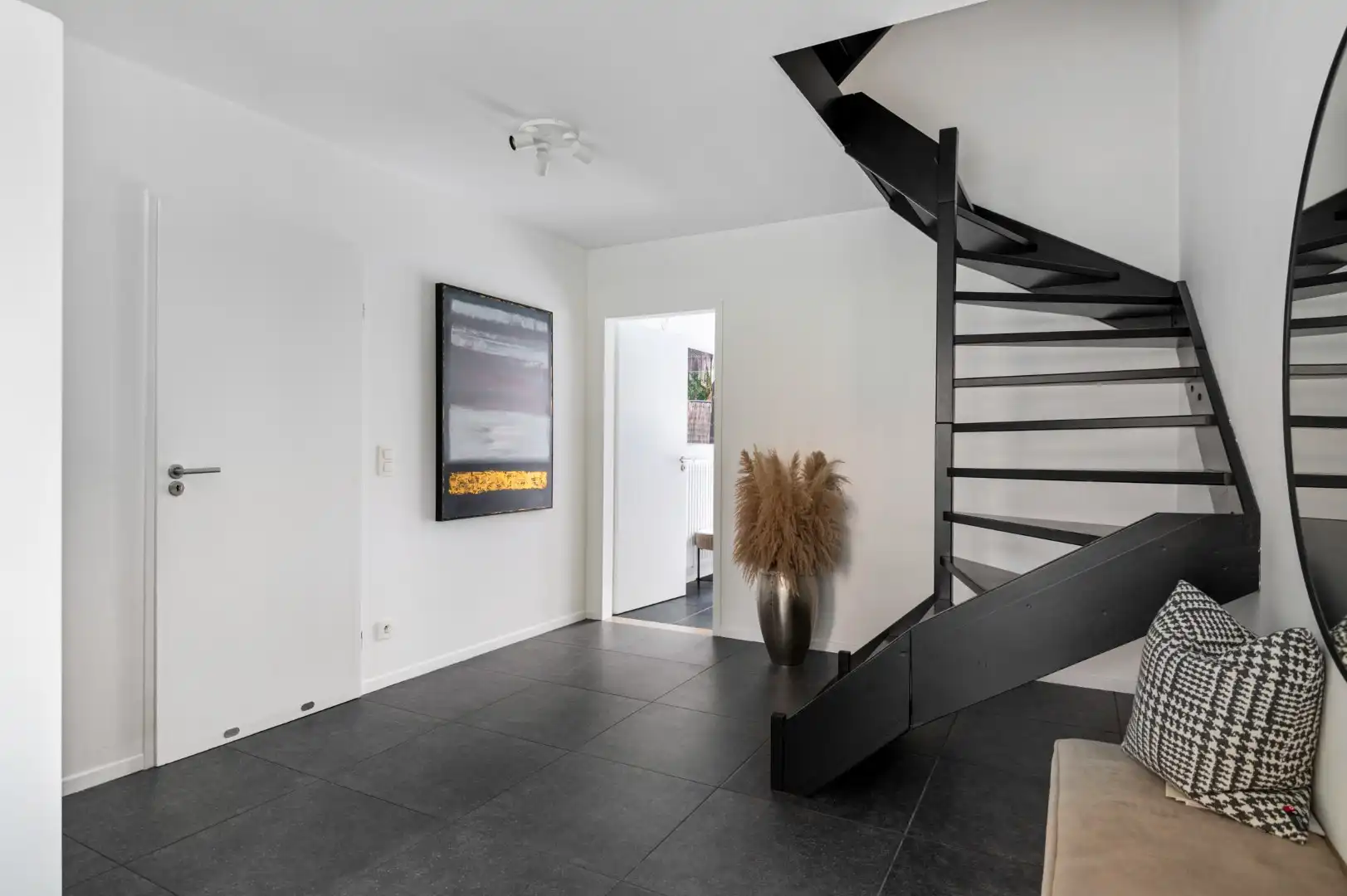 Instapklare gezinswoning met 4 slaapkamers, praktijkruimte en A-label! foto 4