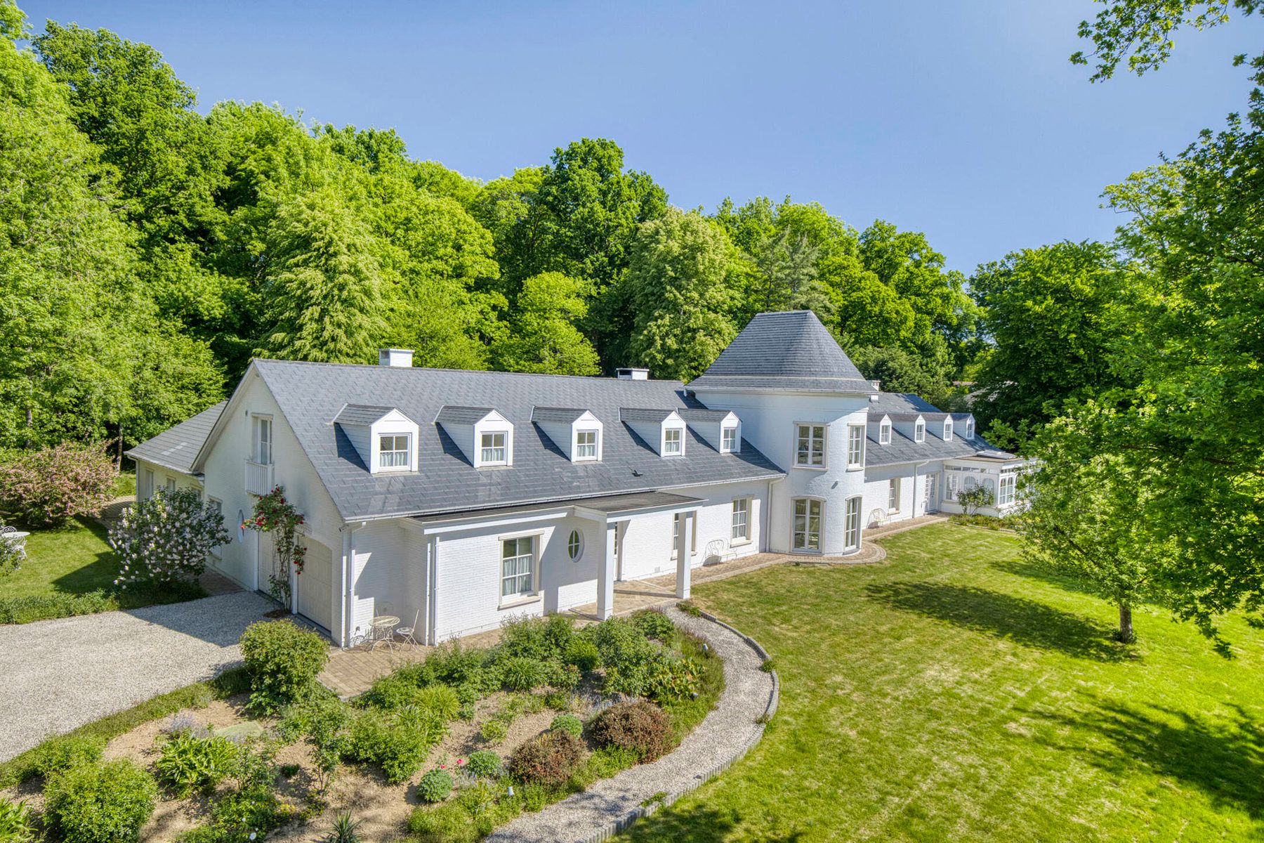 Exclusieve villa in Bois de Strihoux foto {{pictureIndex}}