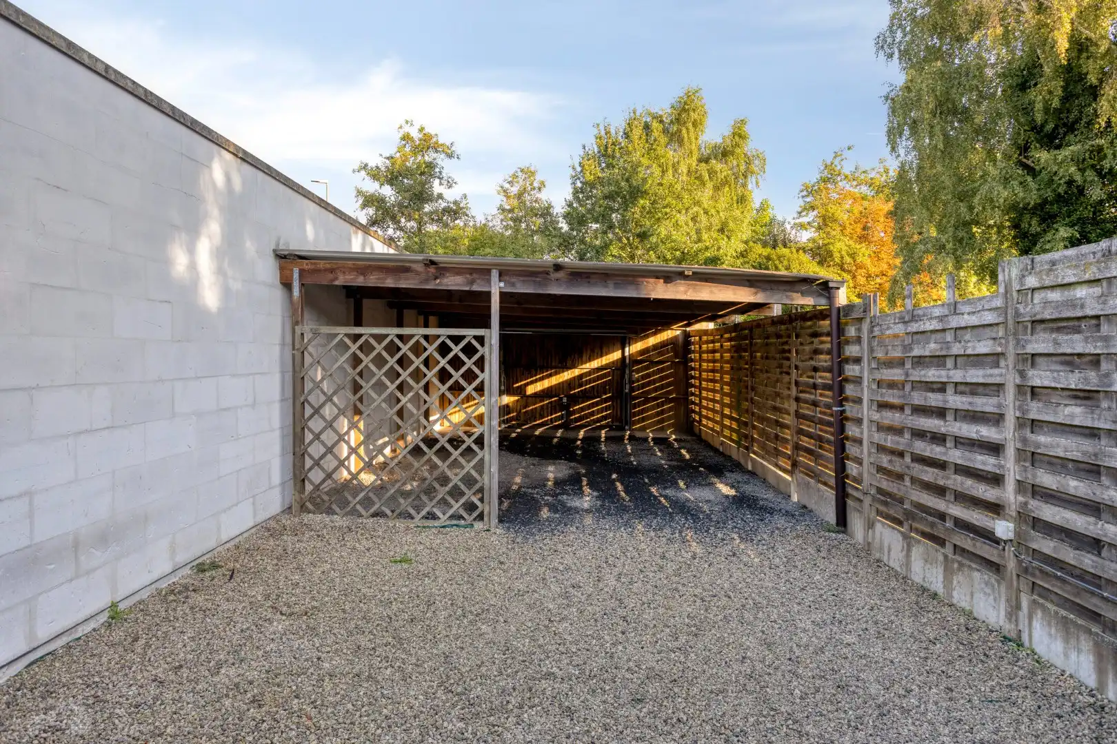 Verzorgde woning met diepe tuin, carport en uitweg achteraan! foto 20